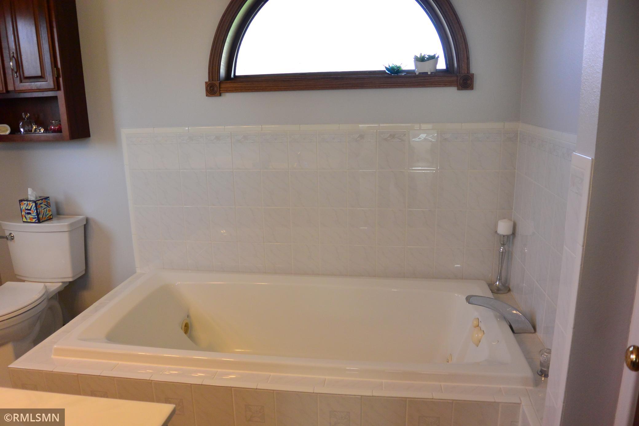 201 Douglas Drive Property Photo 27