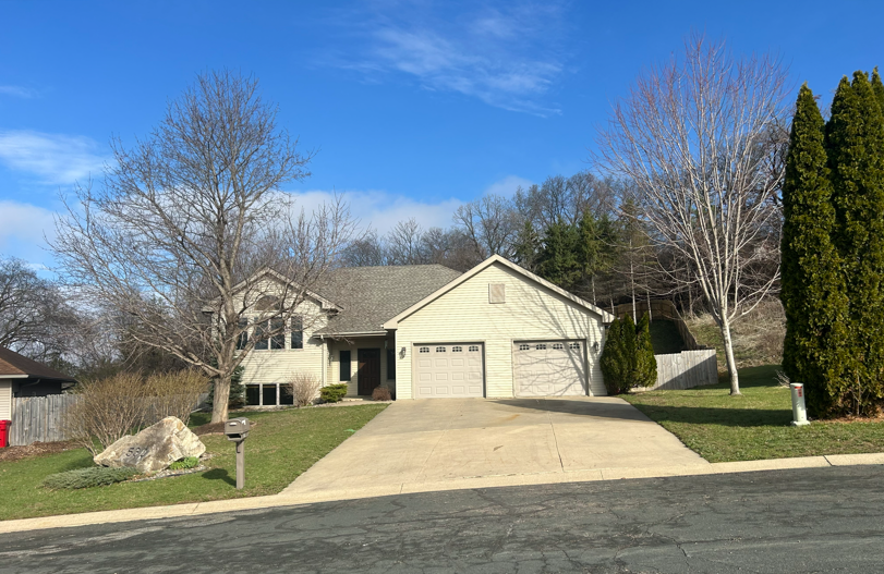 530 Cedar Court Ne Property Photo 1