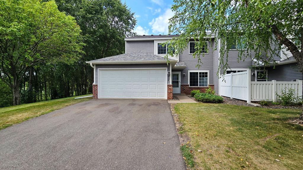 2024 Gresham Avenue N Property Photo 2