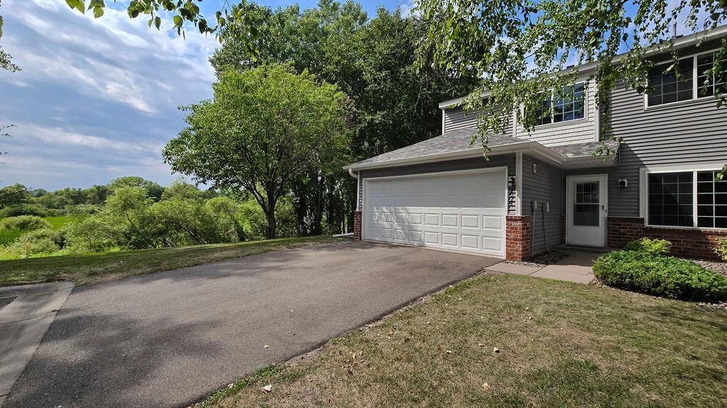 2024 Gresham Avenue N Property Photo 3