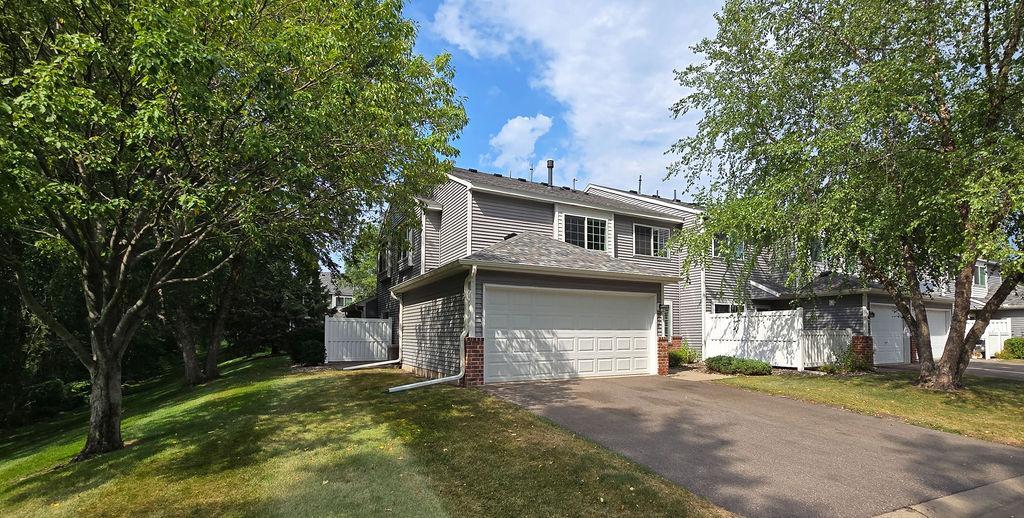 2024 Gresham Avenue N Property Photo 4