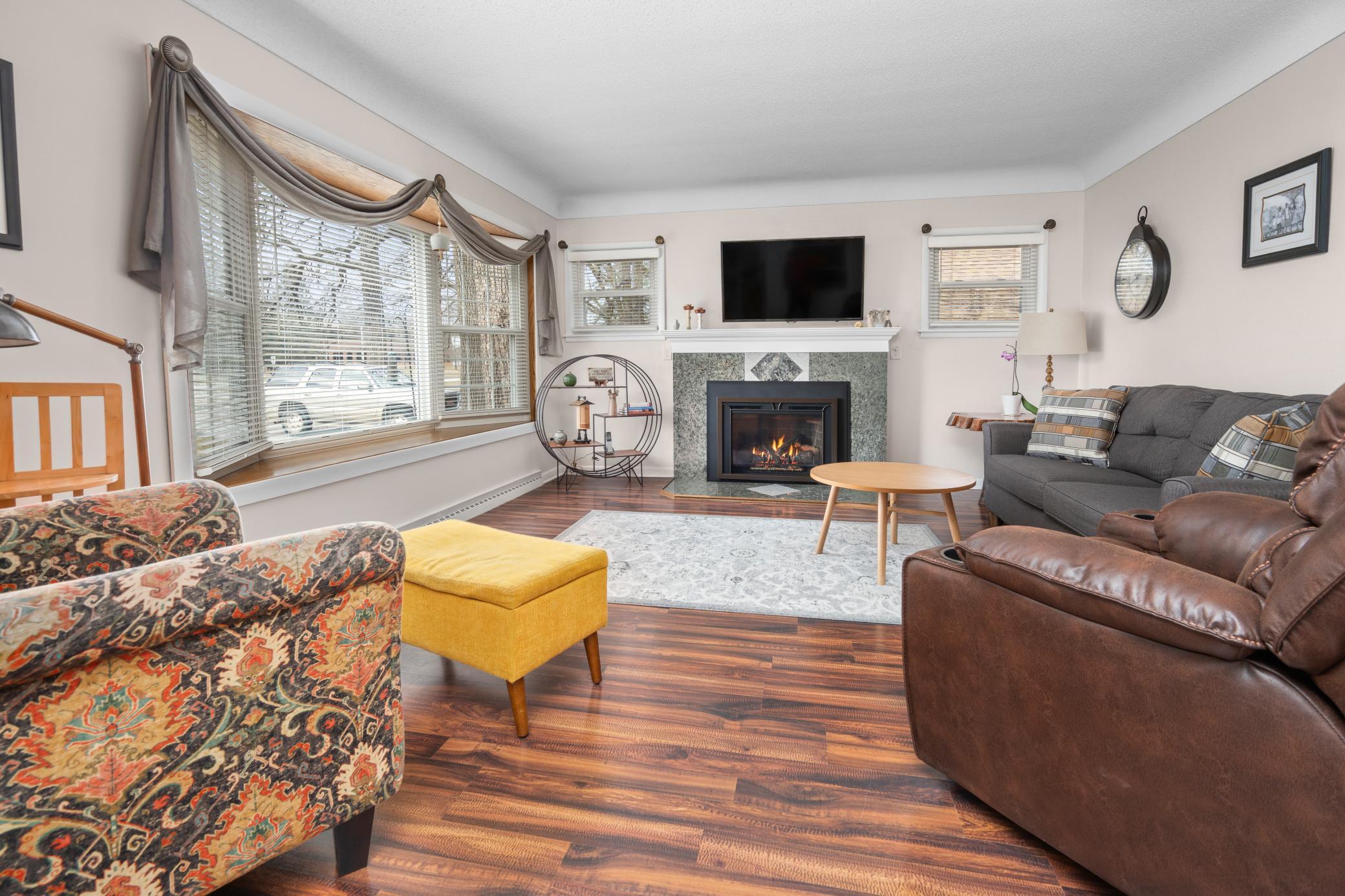 663 Roosevelt Road Property Photo 4