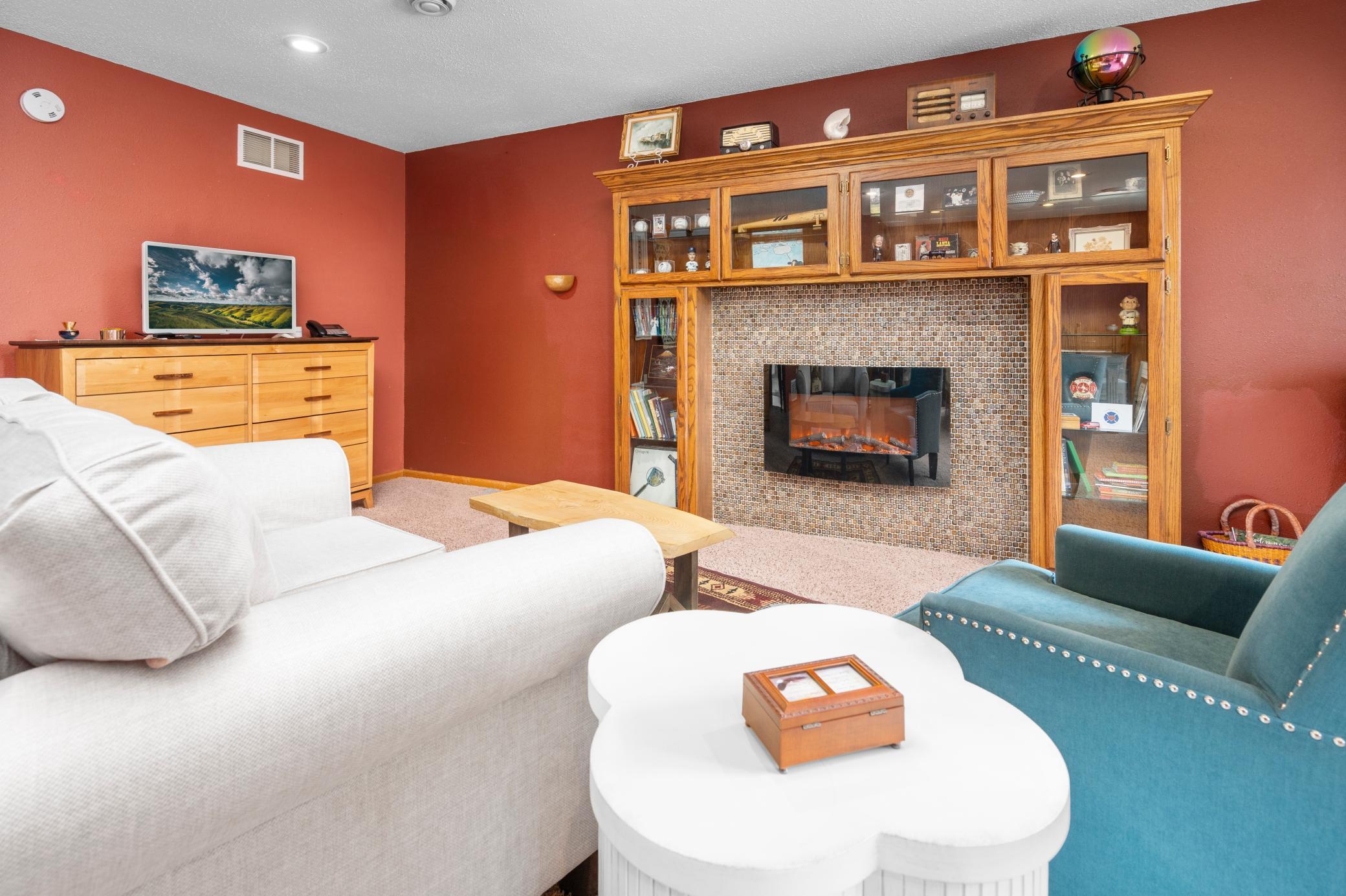 663 Roosevelt Road Property Photo 8