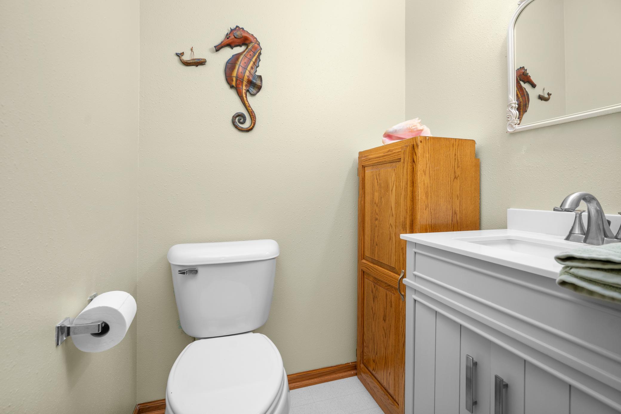 663 Roosevelt Road Property Photo 14