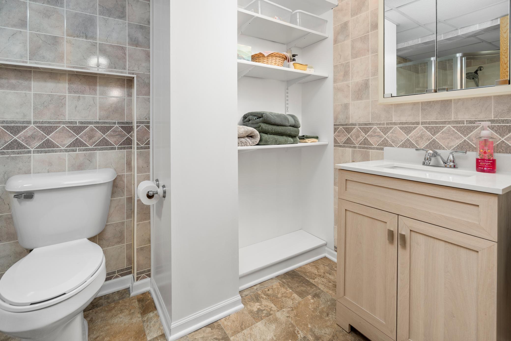 663 Roosevelt Road Property Photo 18