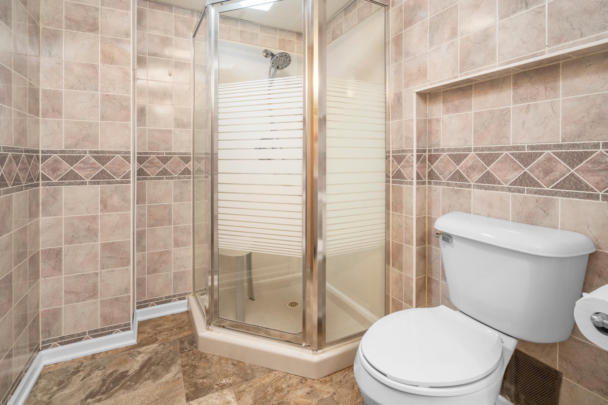 663 Roosevelt Road Property Photo 19