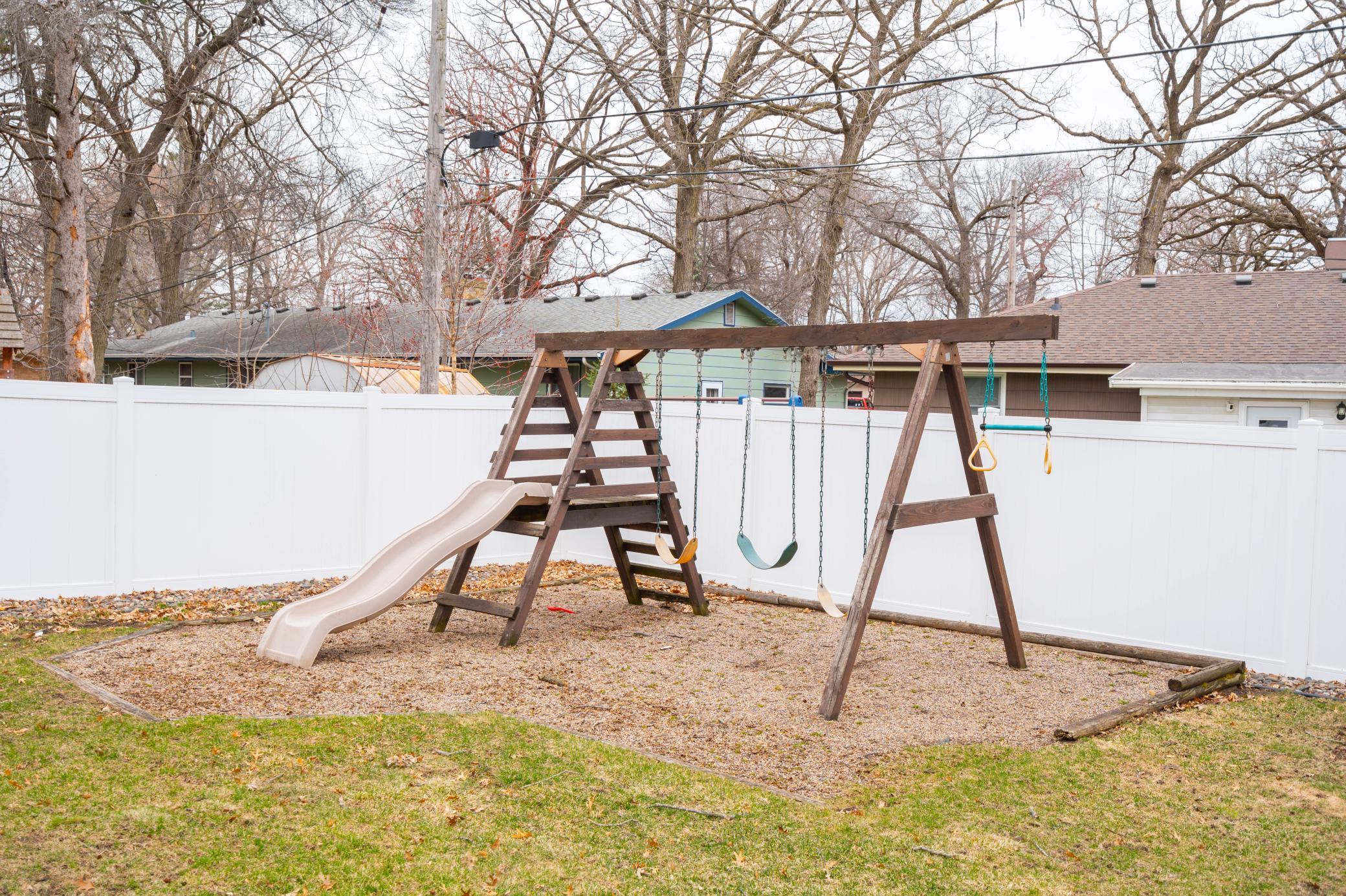 663 Roosevelt Road Property Photo 32