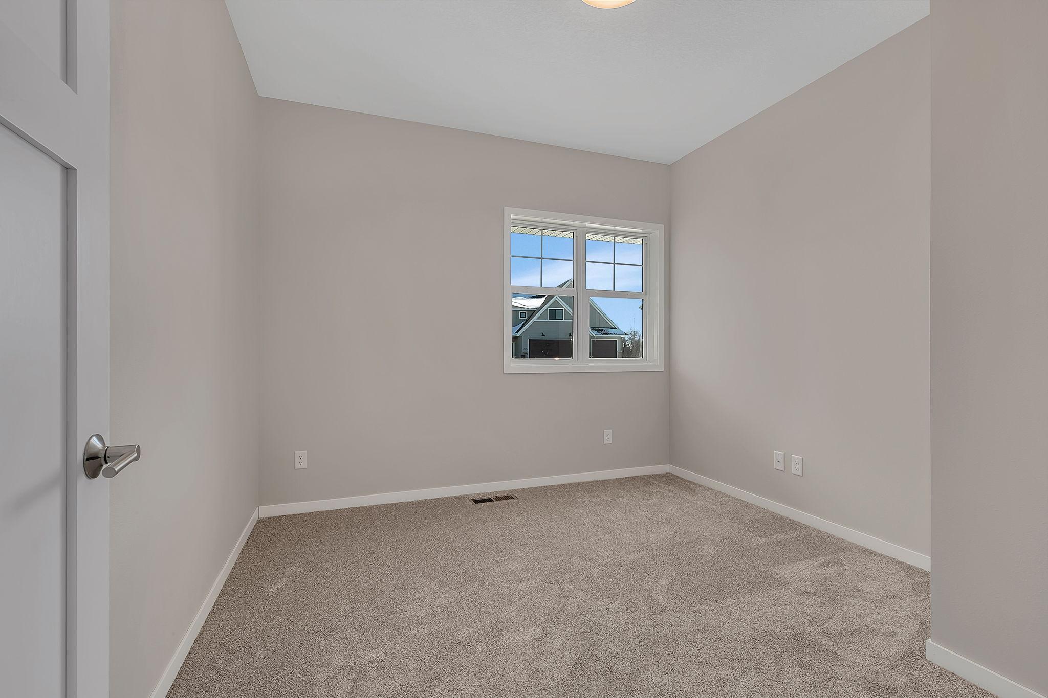 3085 Nottingham Road S Property Photo 13