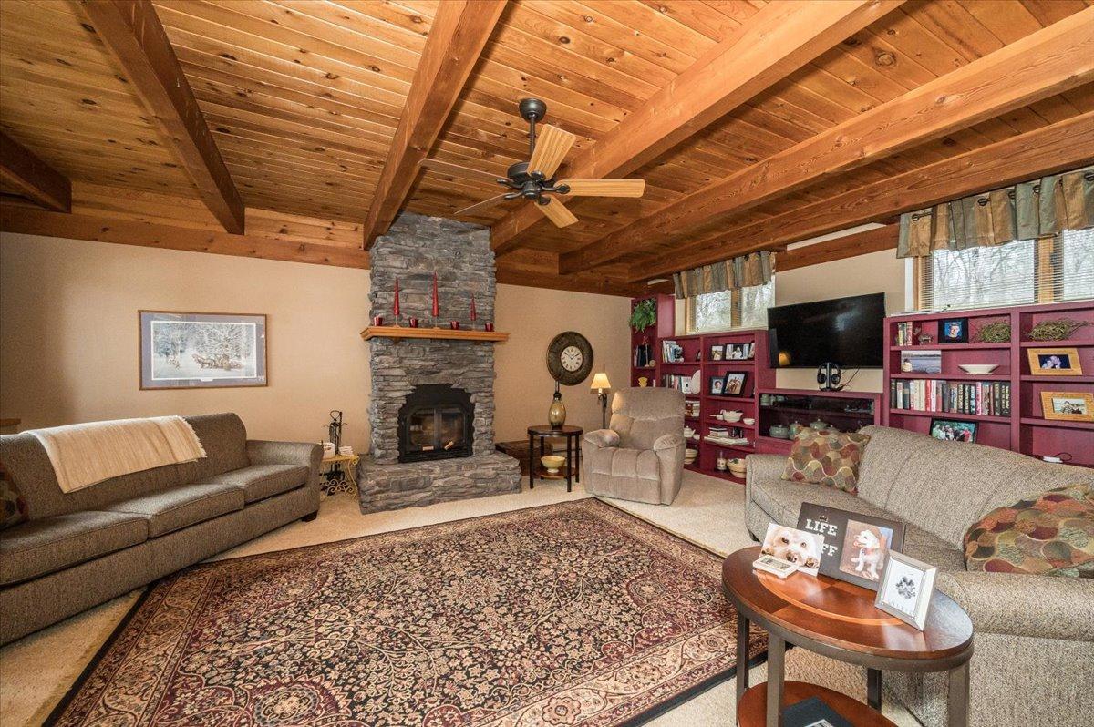 8305 S Summer Road Property Photo 4