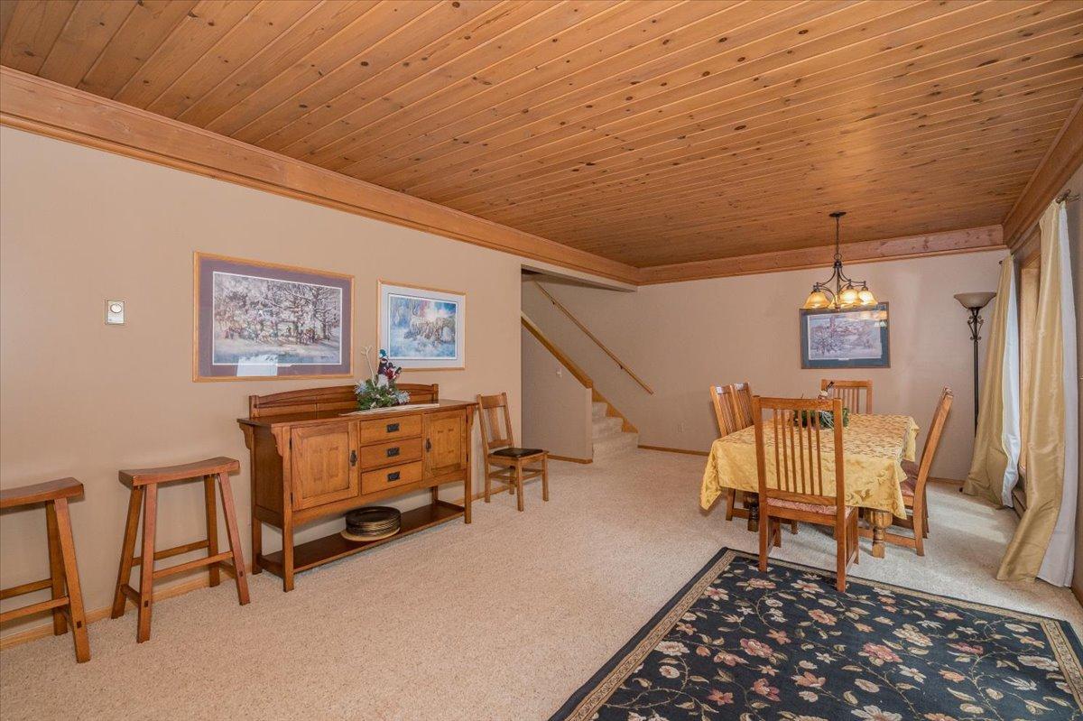 8305 S Summer Road Property Photo 8