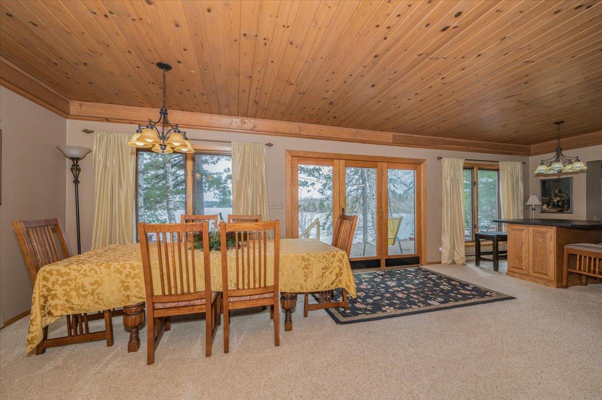 8305 S Summer Road Property Photo 9