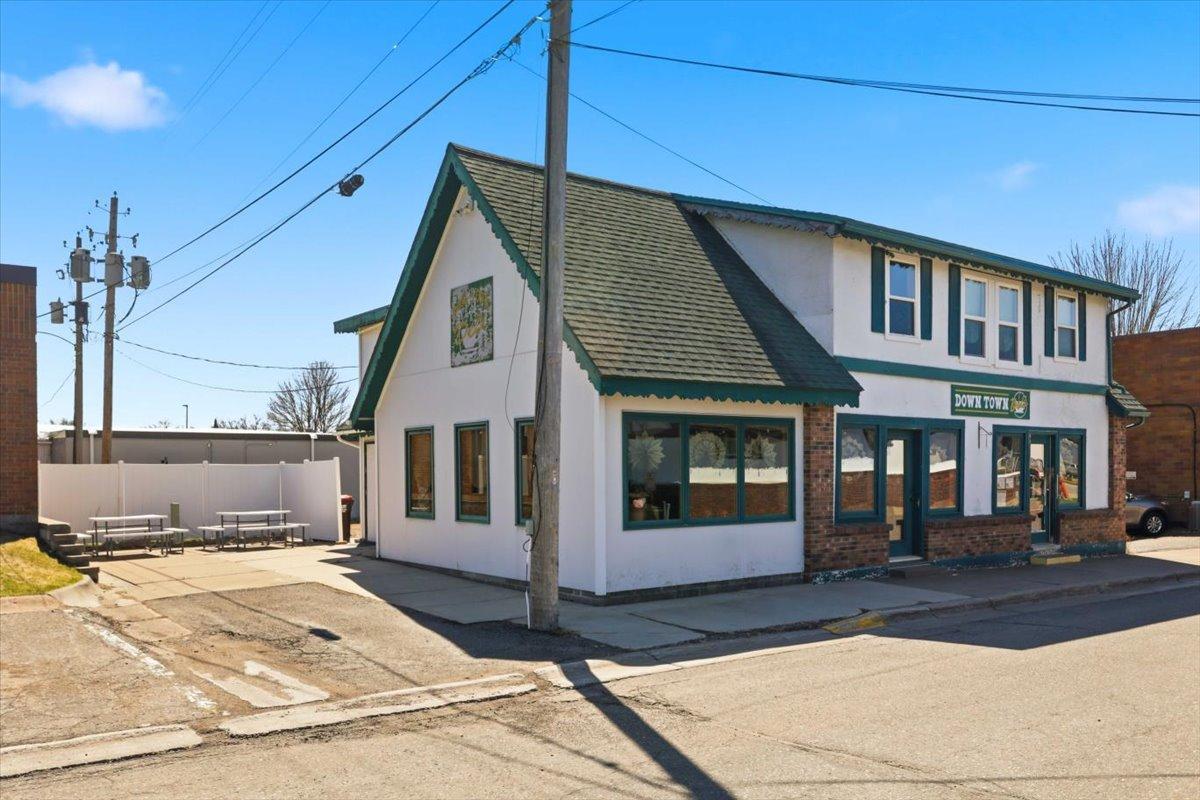 113 Railroad Avenue Se Property Photo 3