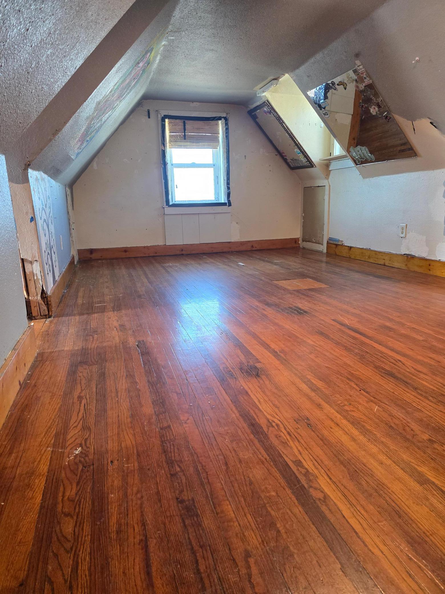 14 3rd Street E Property Photo 10