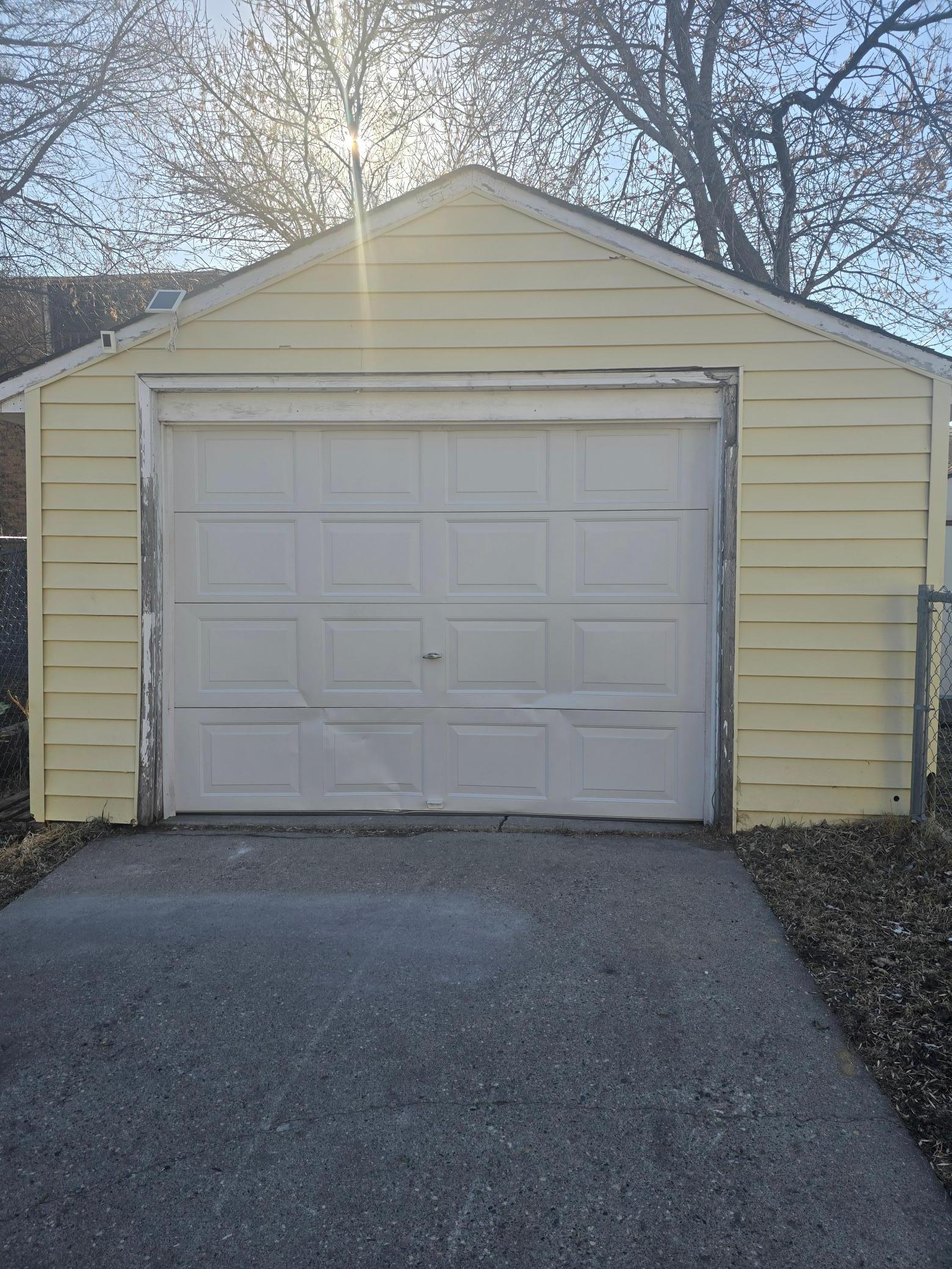 14 3rd Street E Property Photo 12