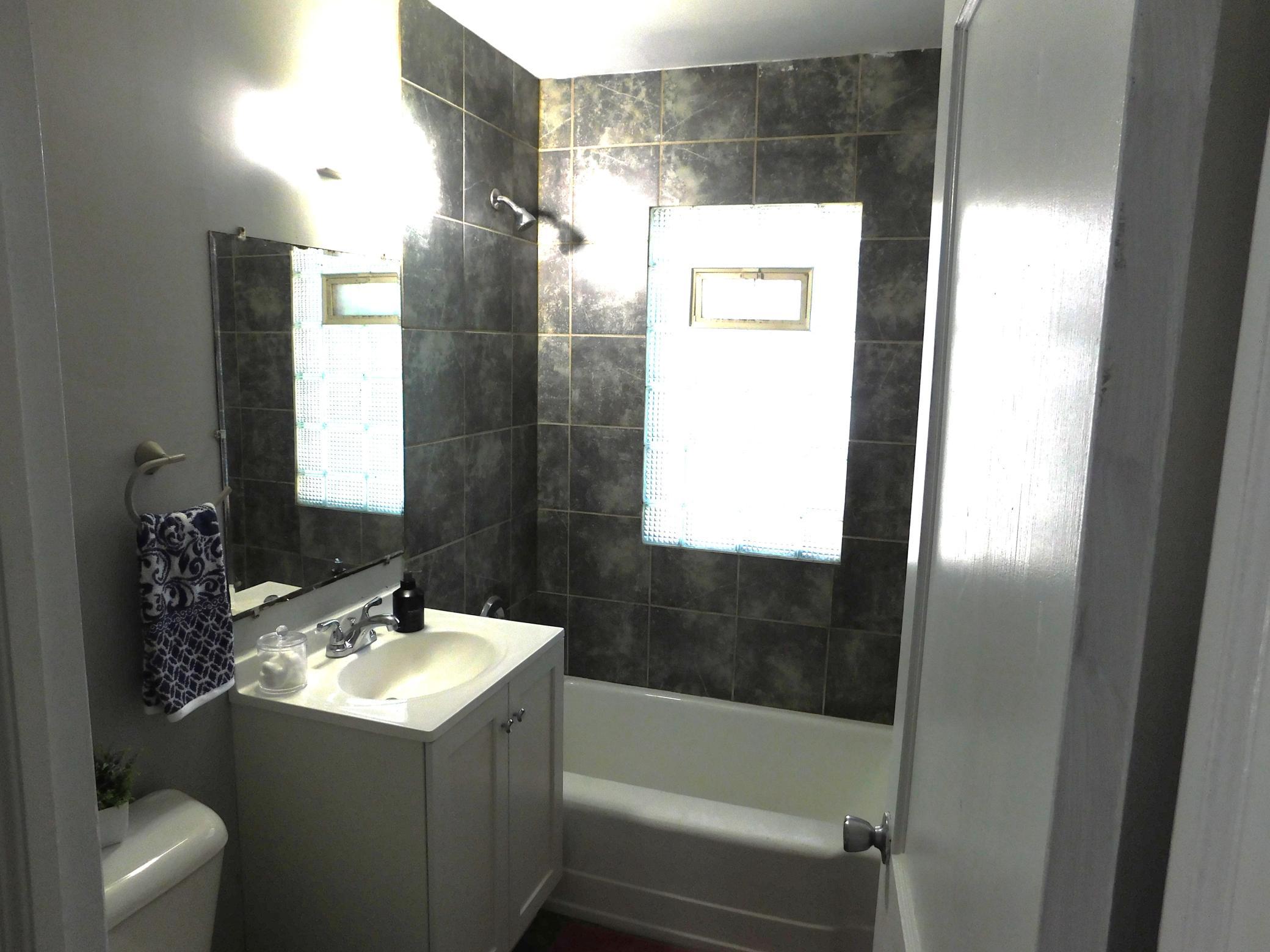 2607 Girard Avenue N Property Photo 6