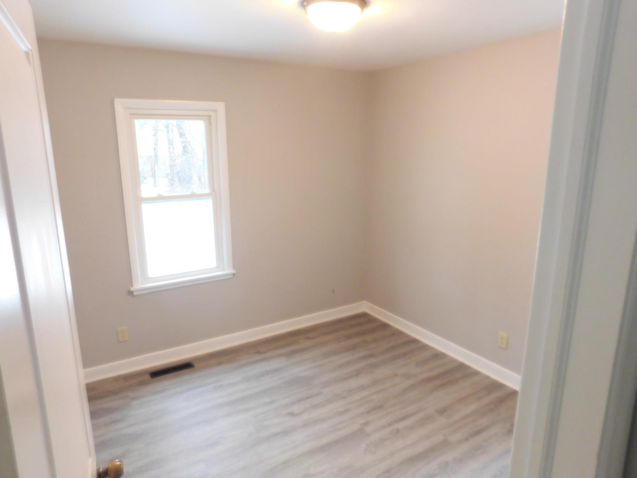 2607 Girard Avenue N Property Photo 8