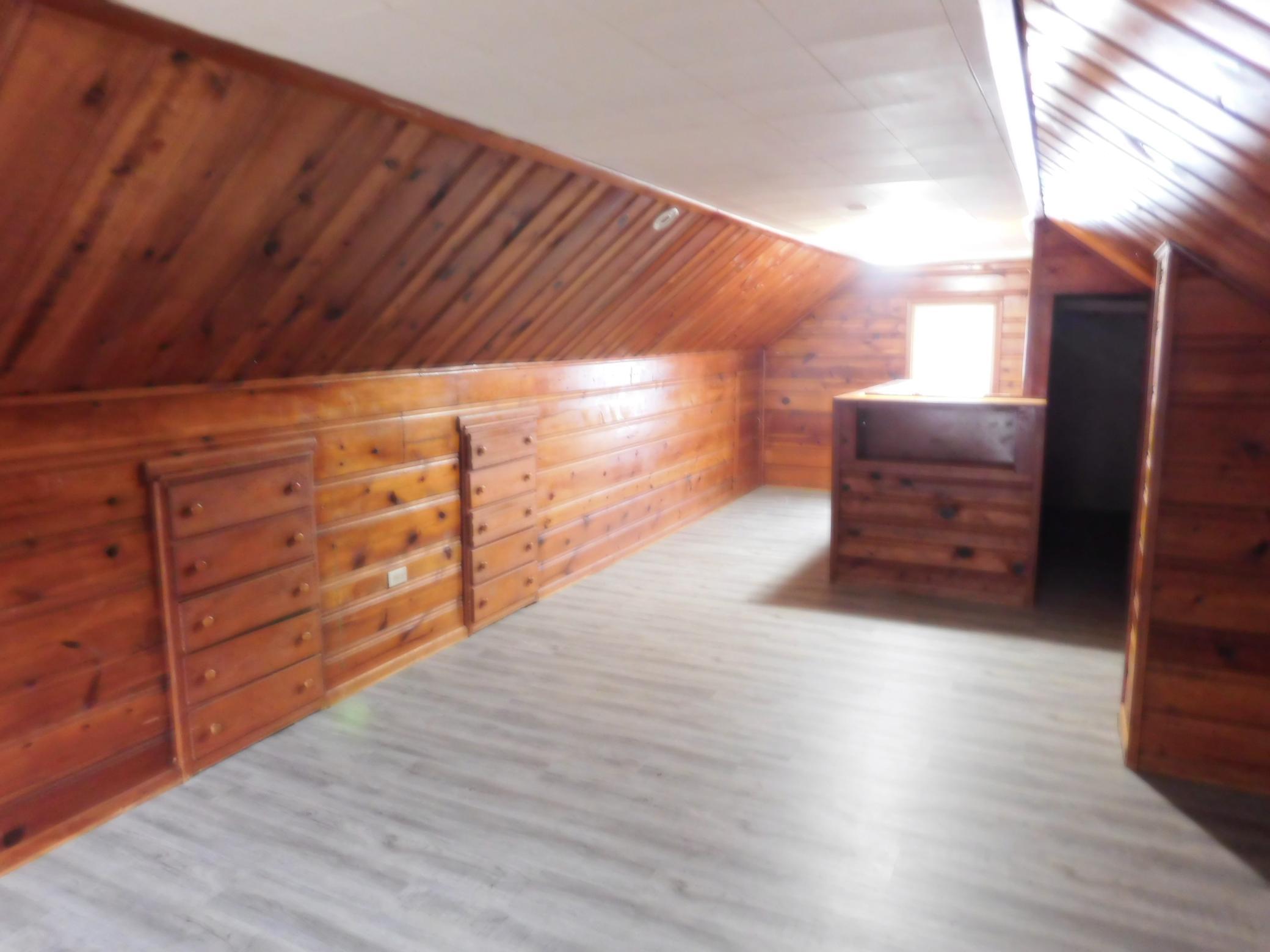 2607 Girard Avenue N Property Photo 11