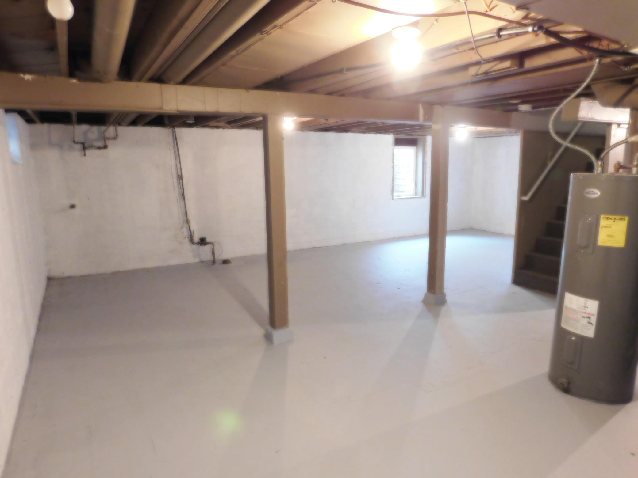 2607 Girard Avenue N Property Photo 12