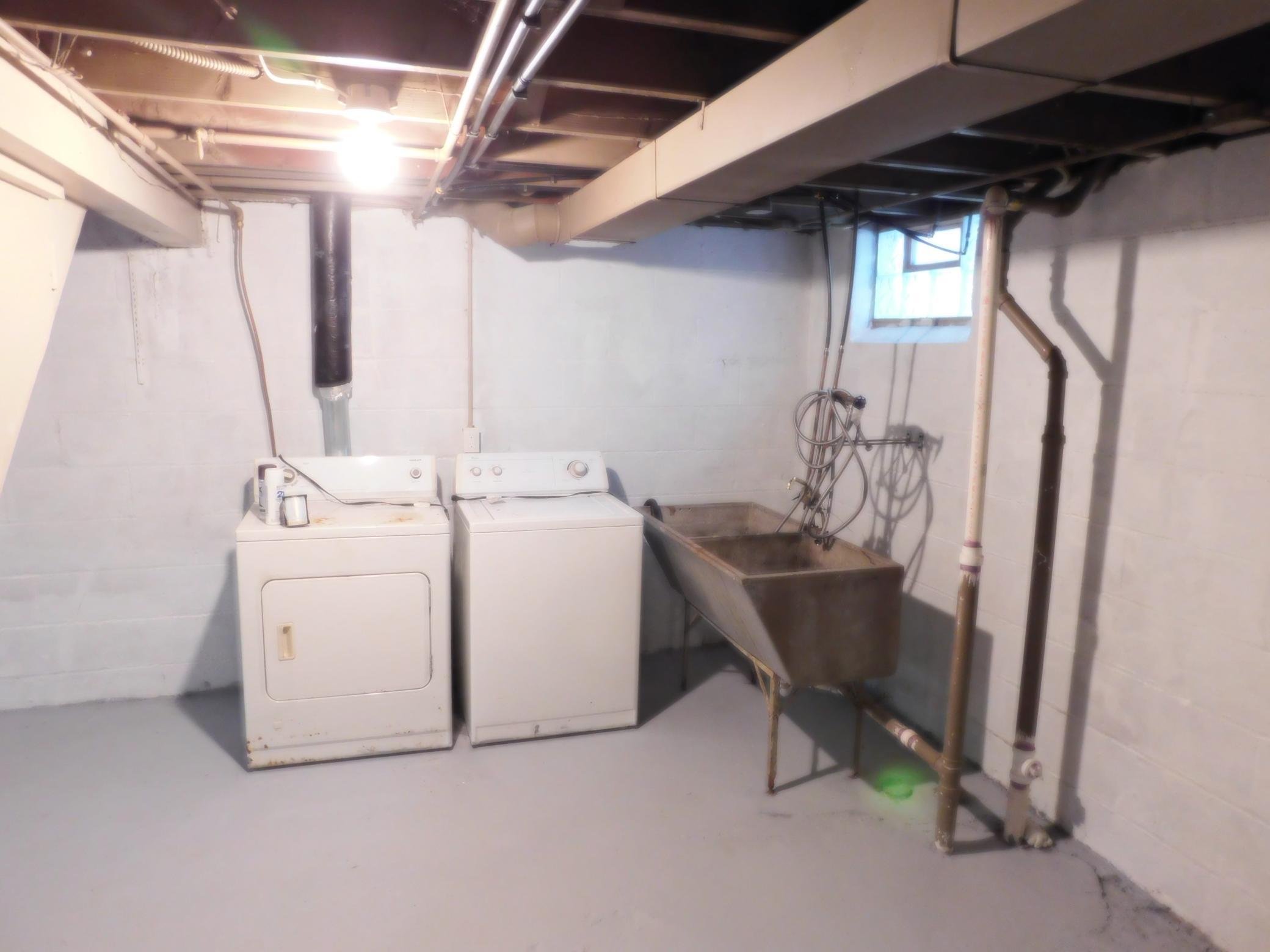 2607 Girard Avenue N Property Photo 14