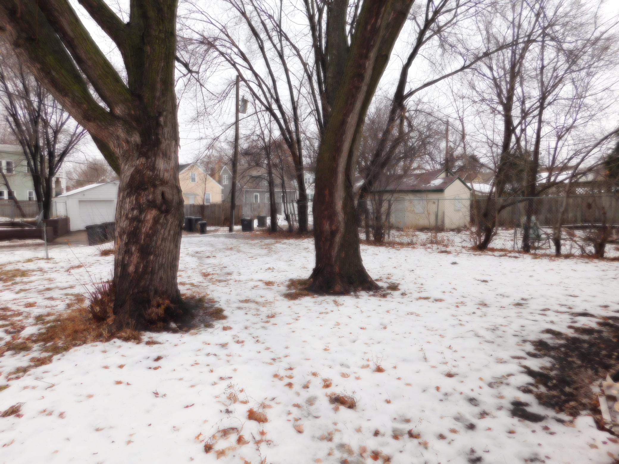 2607 Girard Avenue N Property Photo 16