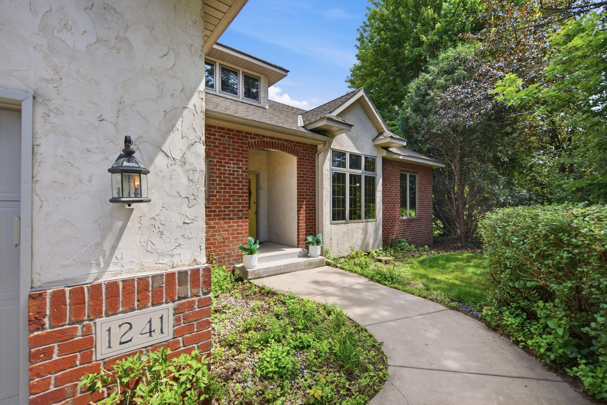 1241 Oryan Trail N Property Photo 4