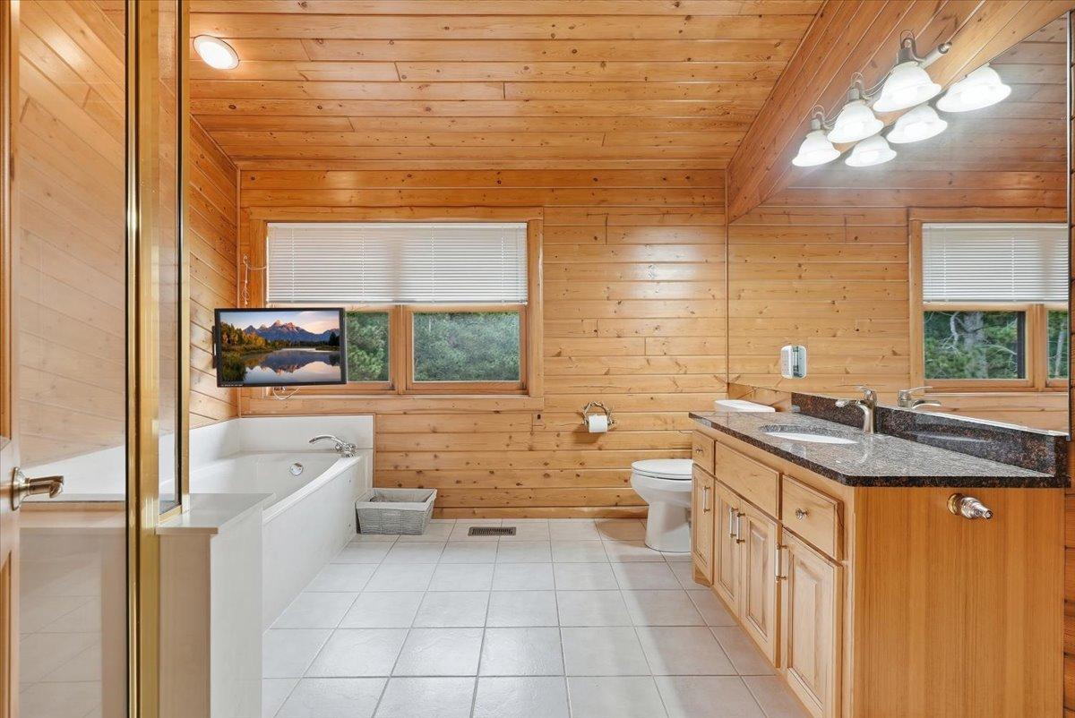 6483 State Highway 95 Property Photo 17