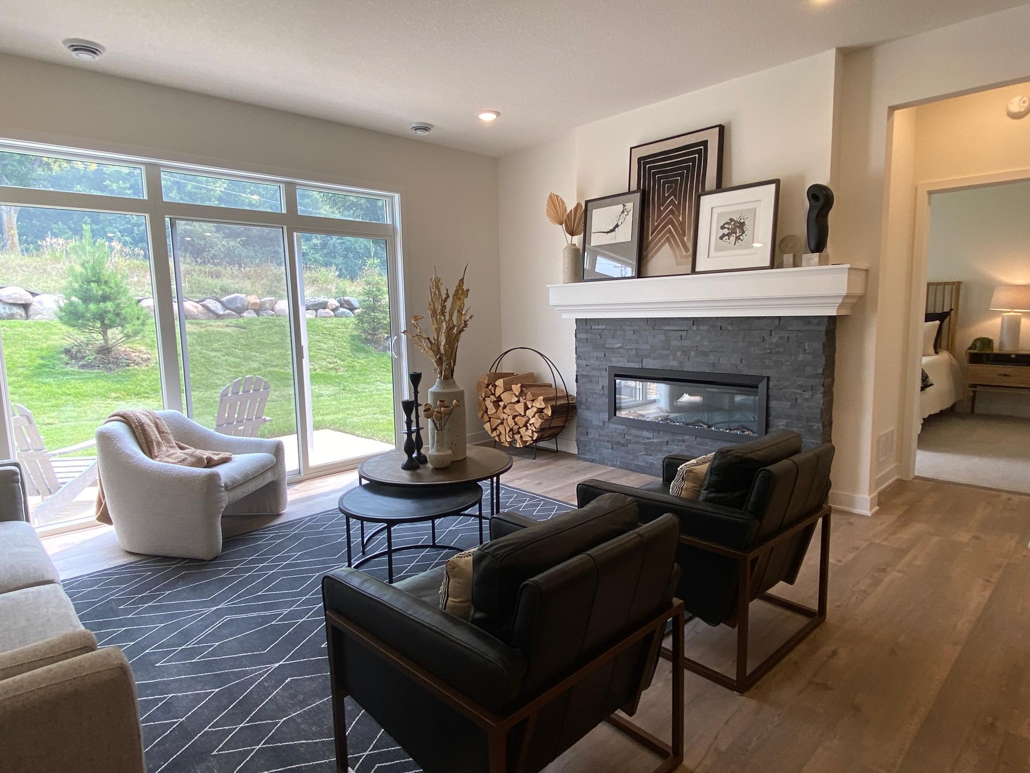 13784 Hollybrook Circle Property Photo 7