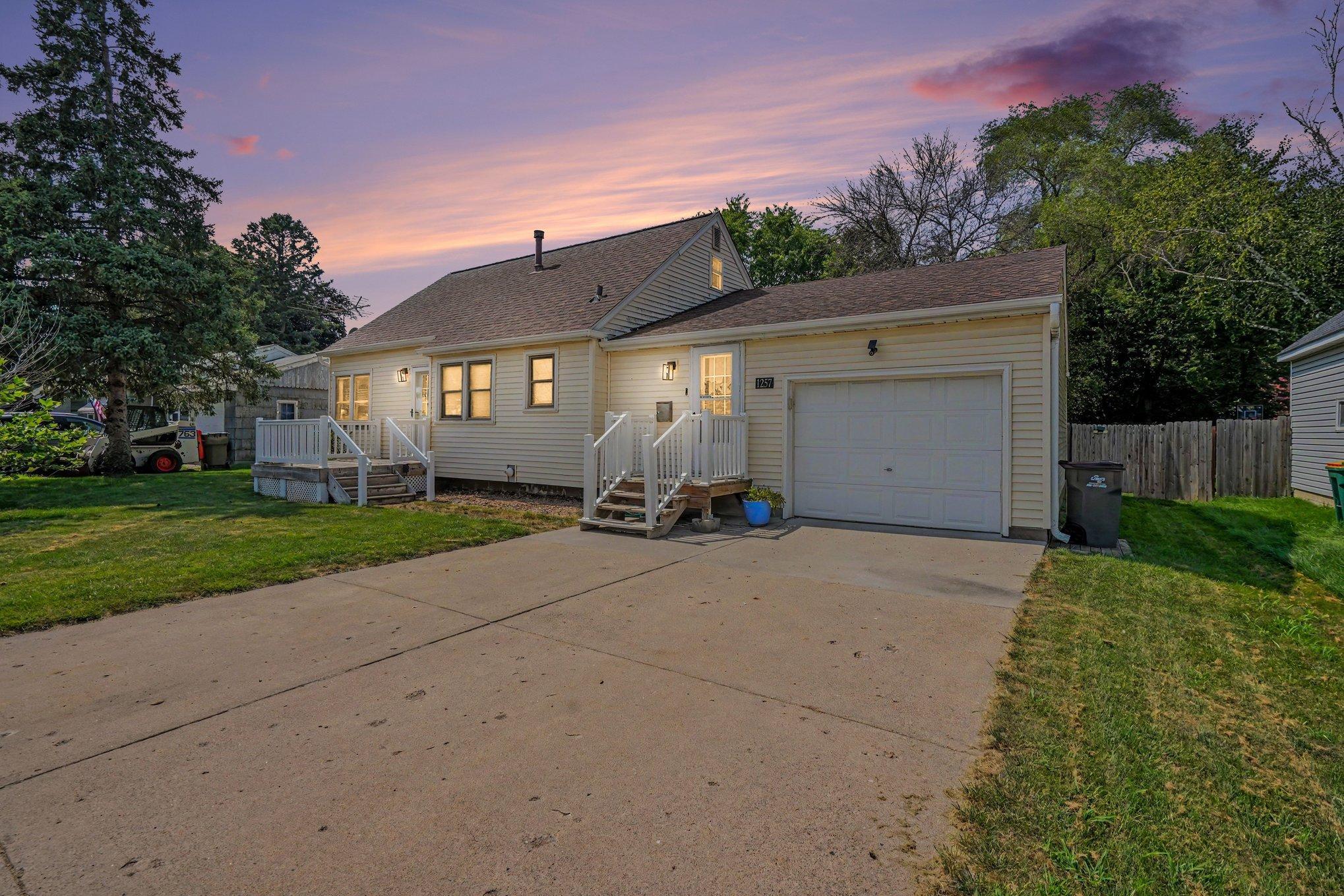 1257 Parallel Street Property Photo 2