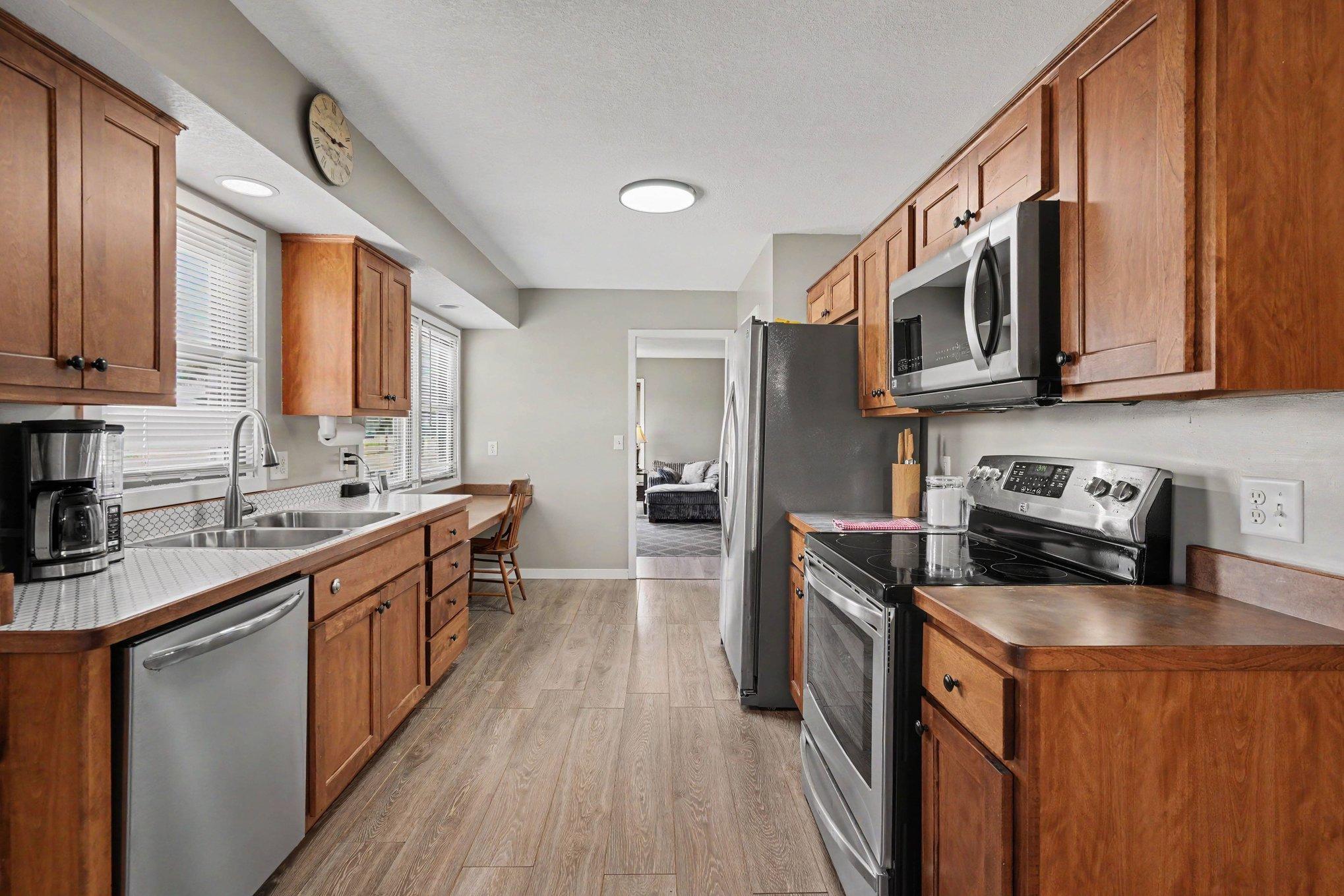 1257 Parallel Street Property Photo 3