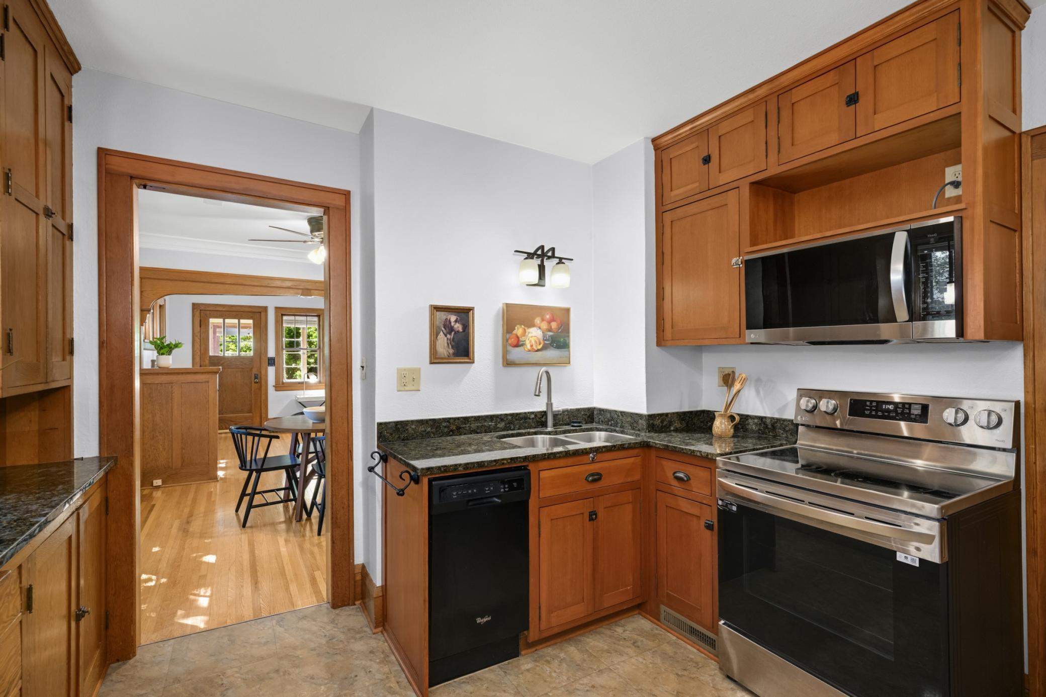 699 Wheelock Parkway W Property Photo 17
