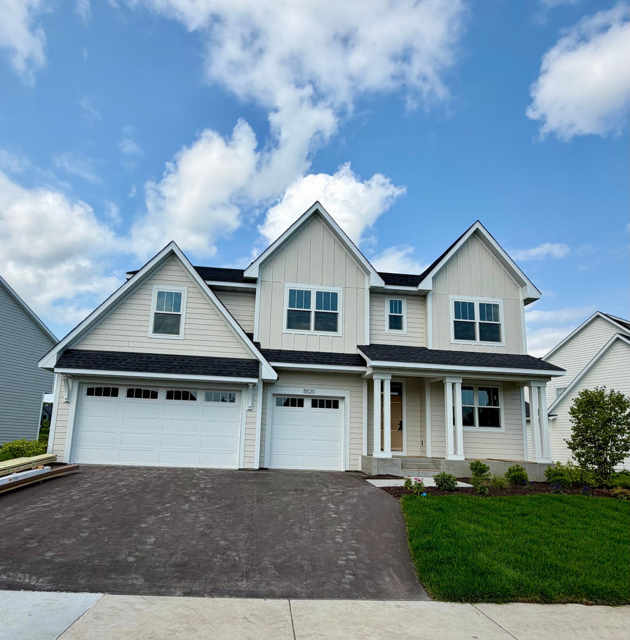 5520 Rolling Hills Parkway Property Photo 1