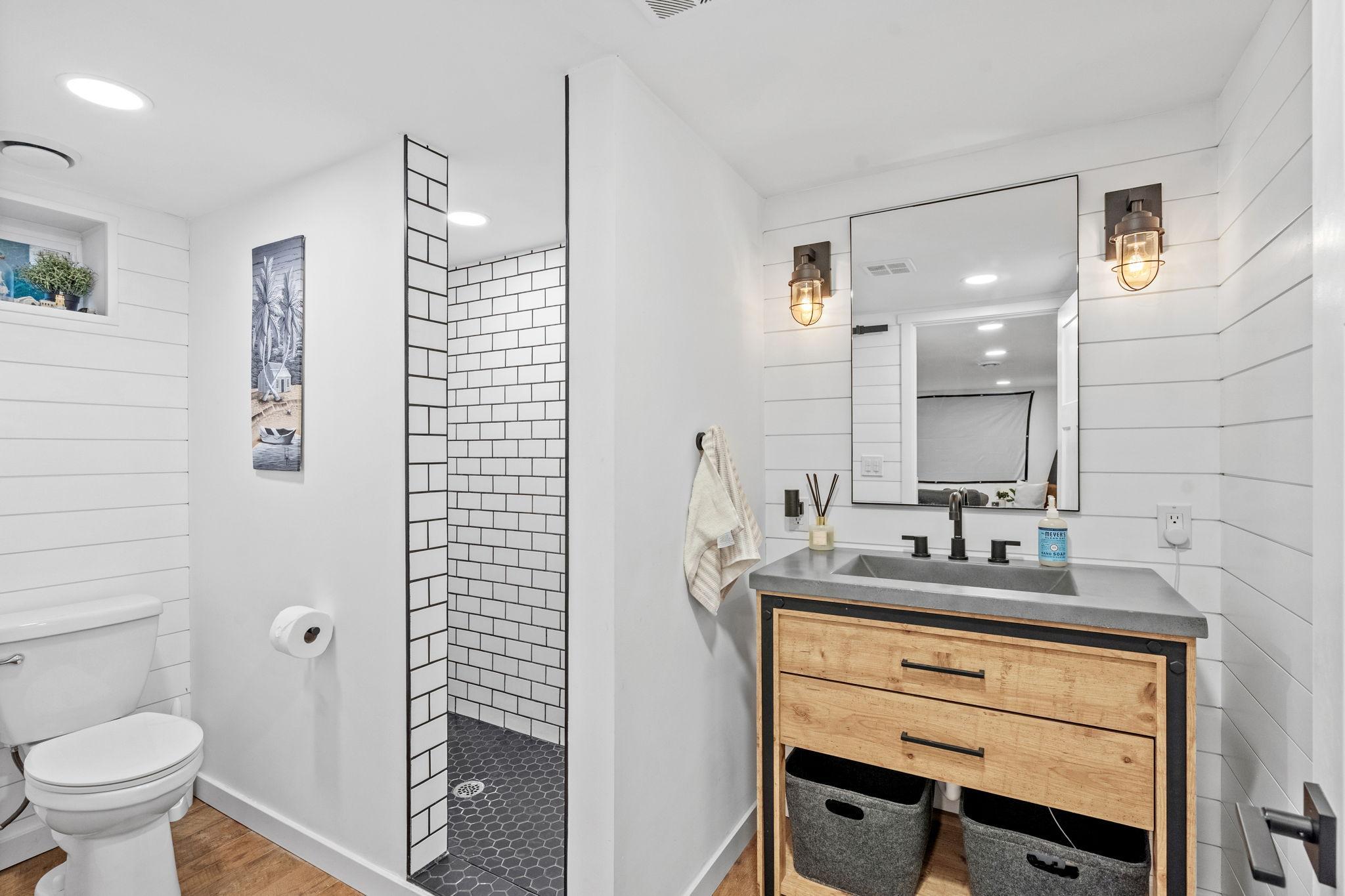 1828 Eustis Street Property Photo 20