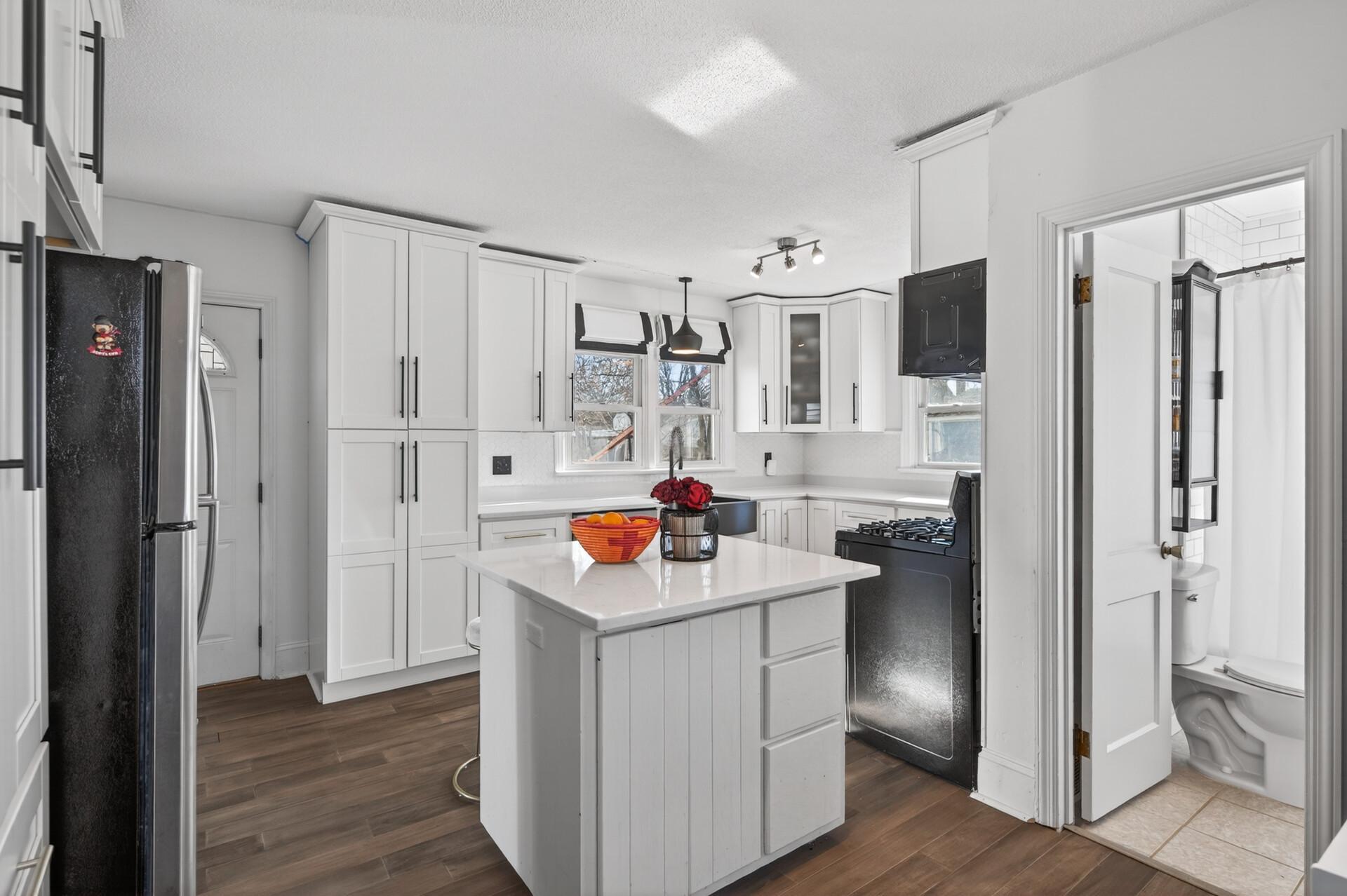 3439 Penn Avenue N Property Photo 12