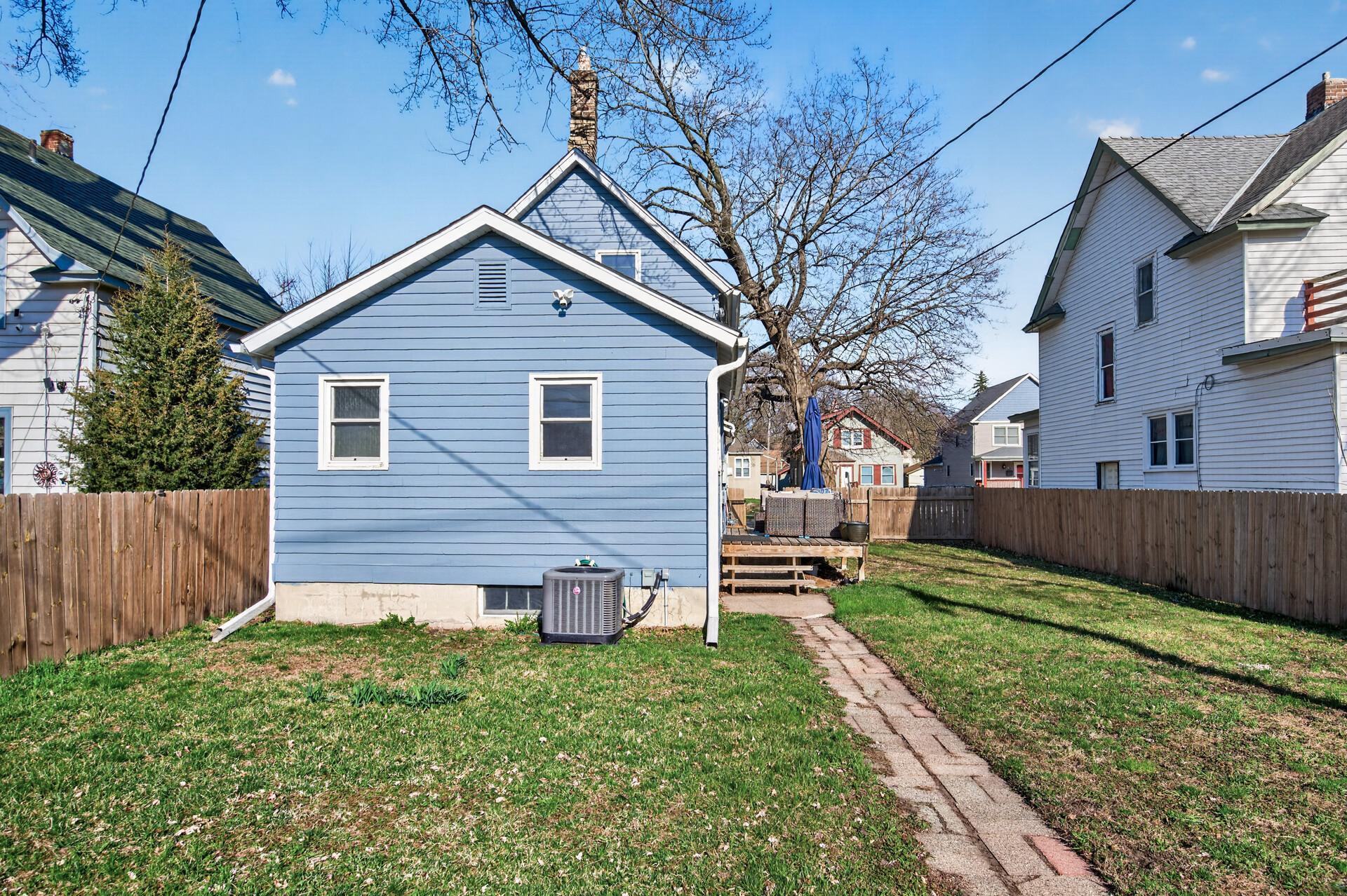 3439 Penn Avenue N Property Photo 23