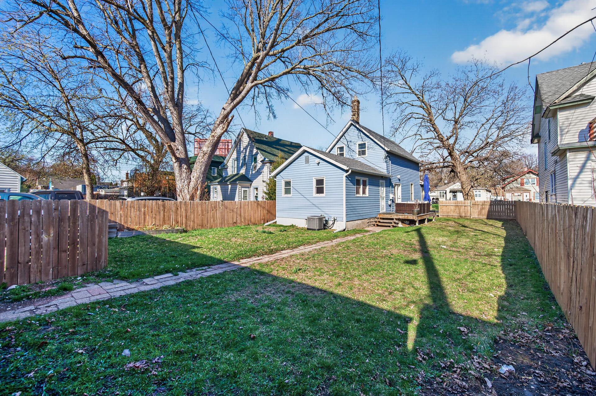 3439 Penn Avenue N Property Photo 24