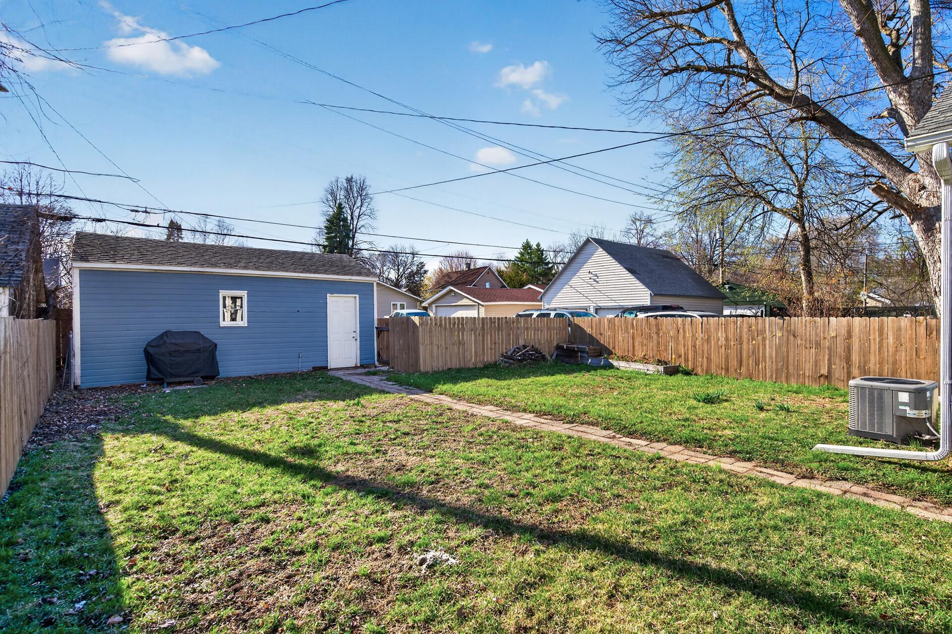 3439 Penn Avenue N Property Photo 25