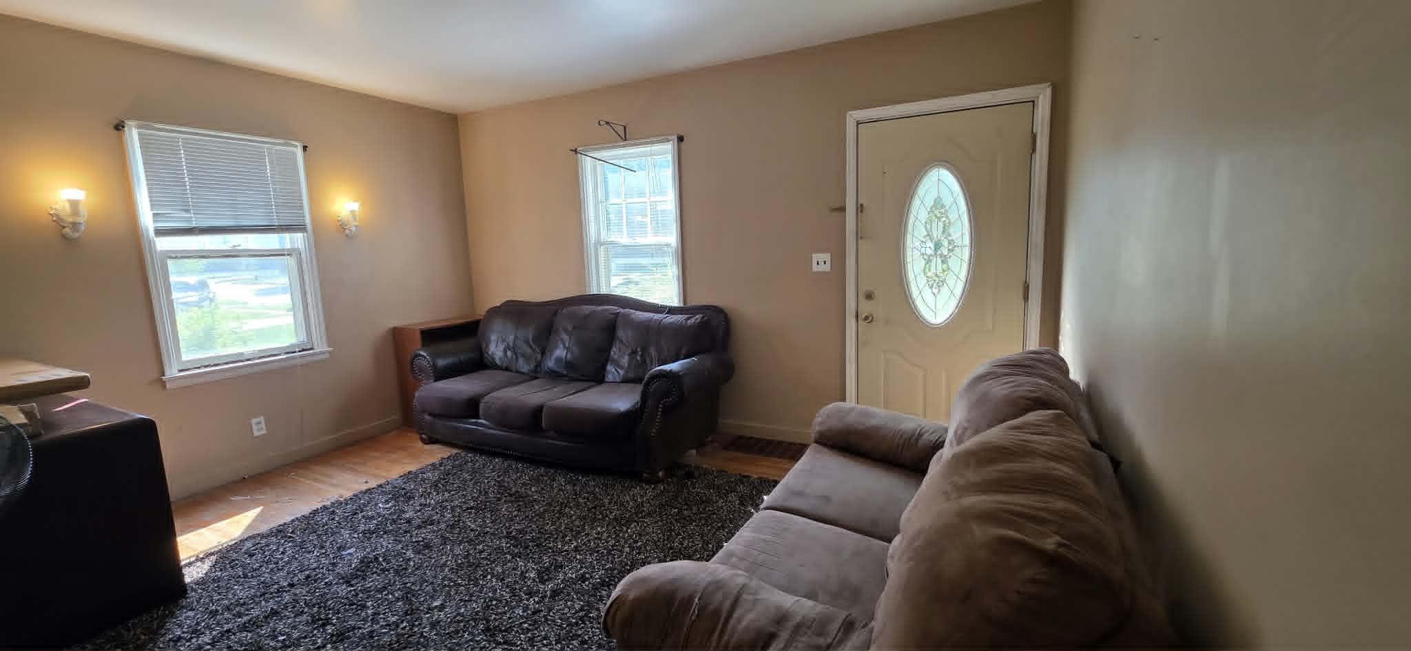 122 W 5th Street Property Photo 4
