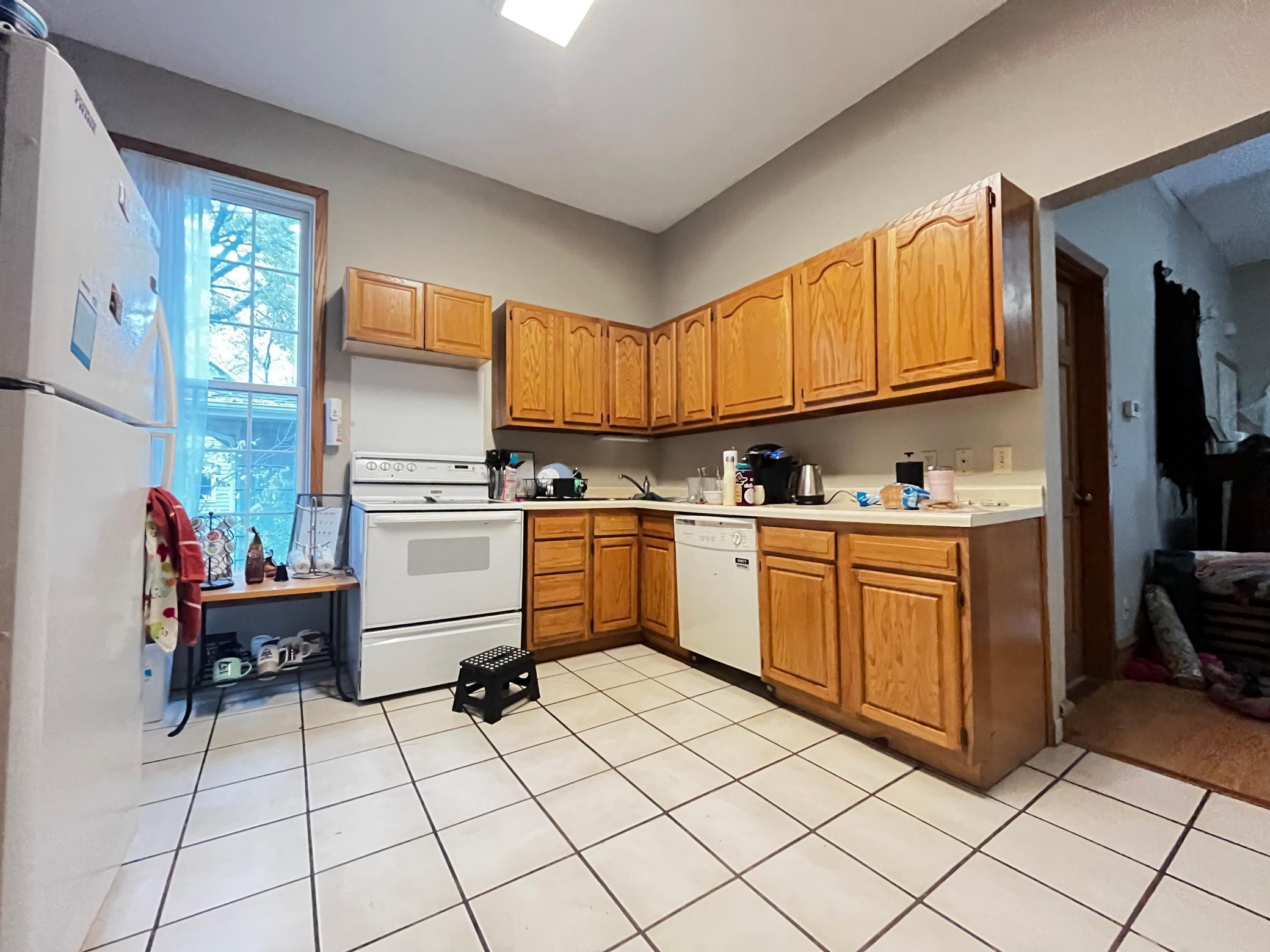 1092 18th Avenue Se Property Photo 6