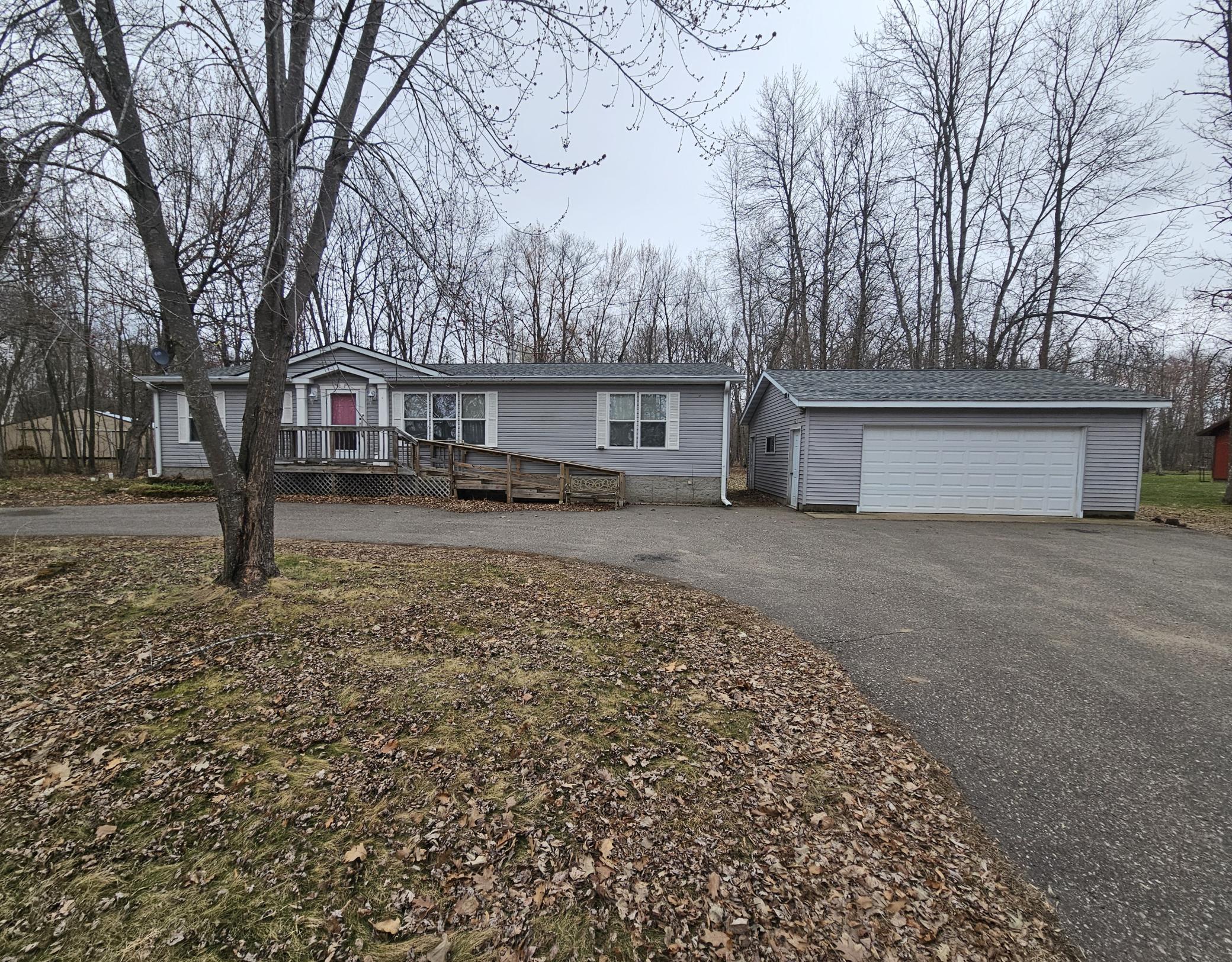 16538 Brighton Point Road Property Photo 1