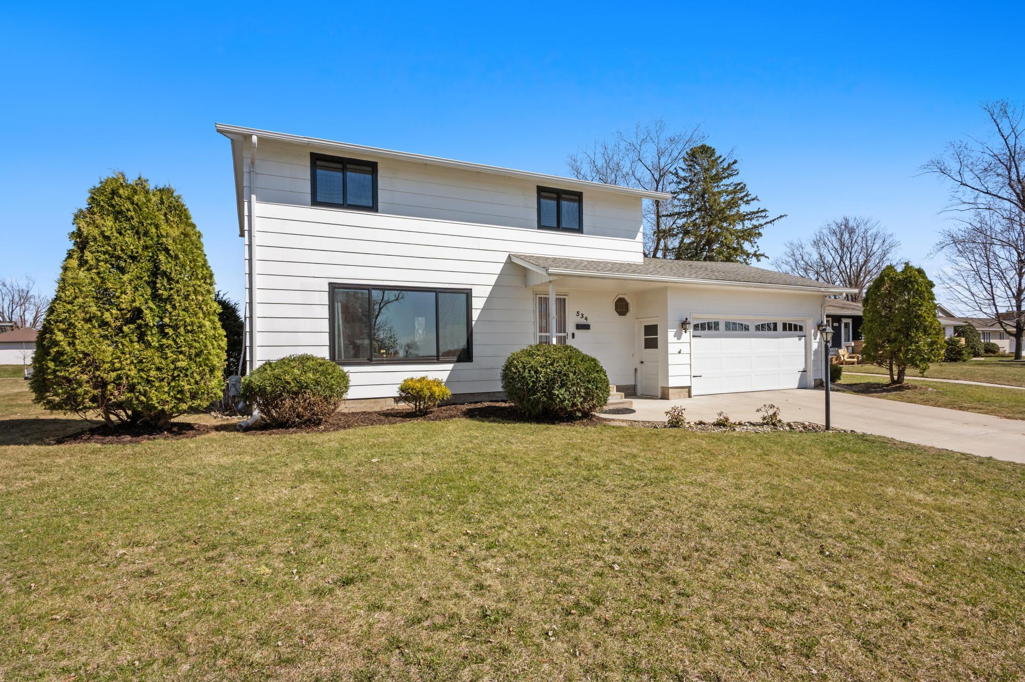534 Lake Shore Drive Property Photo 1
