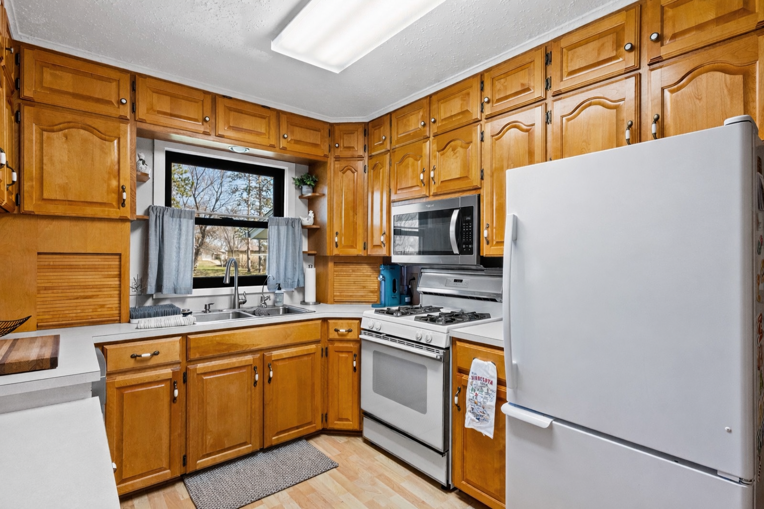 534 Lake Shore Drive Property Photo 3
