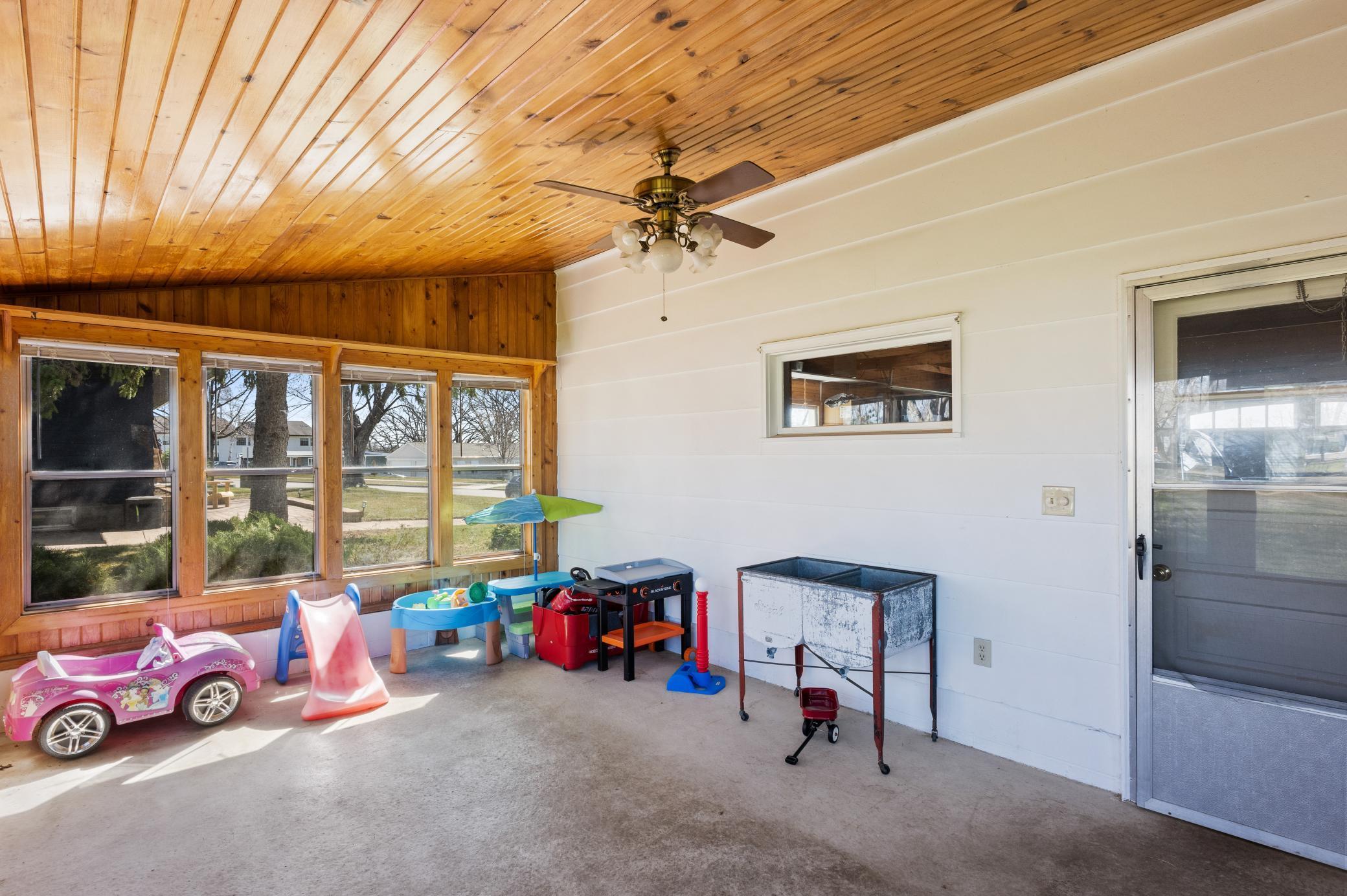 534 Lake Shore Drive Property Photo 6