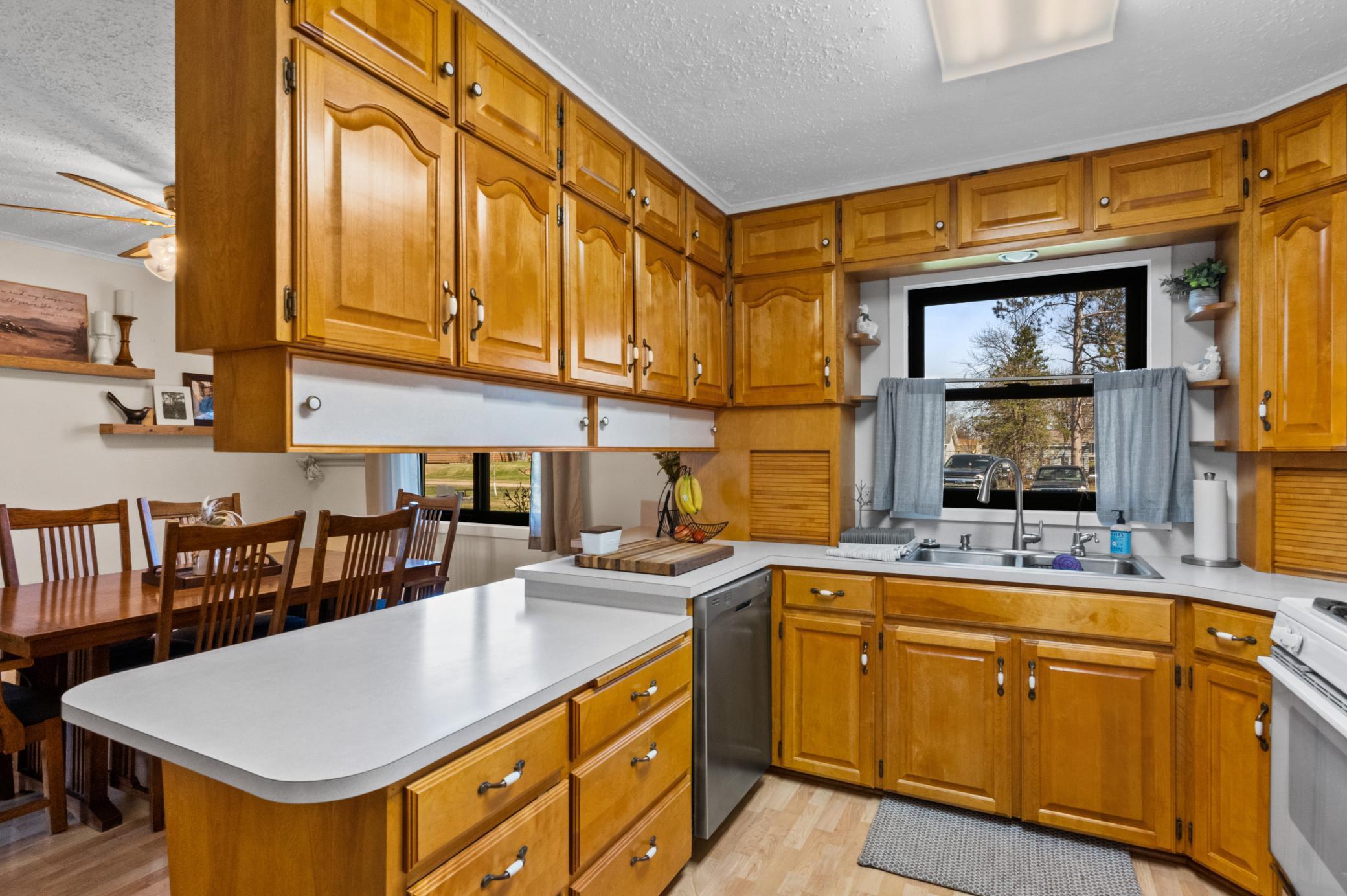 534 Lake Shore Drive Property Photo 8