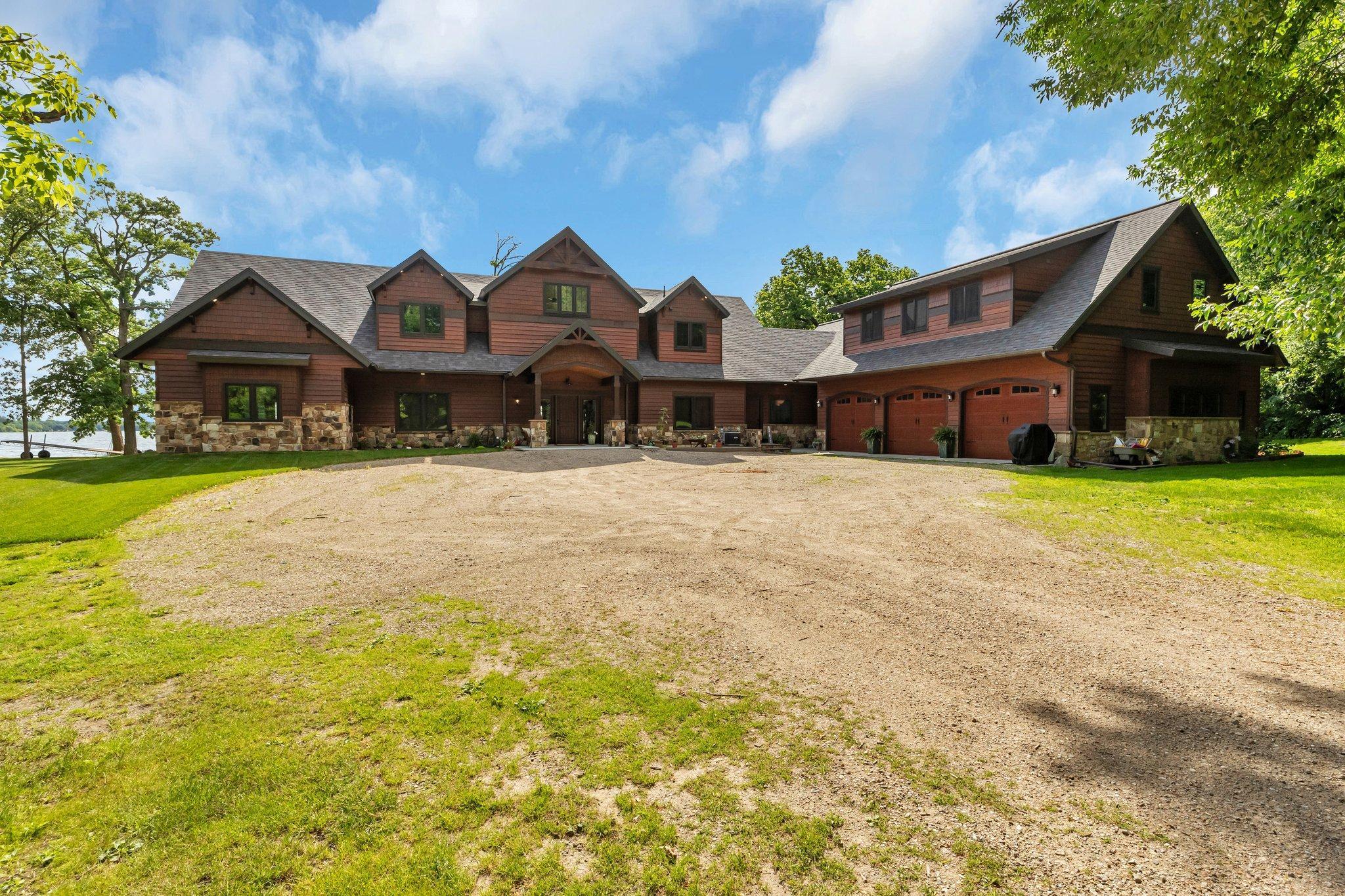 46376 Jungle Shore Trail Property Photo 3