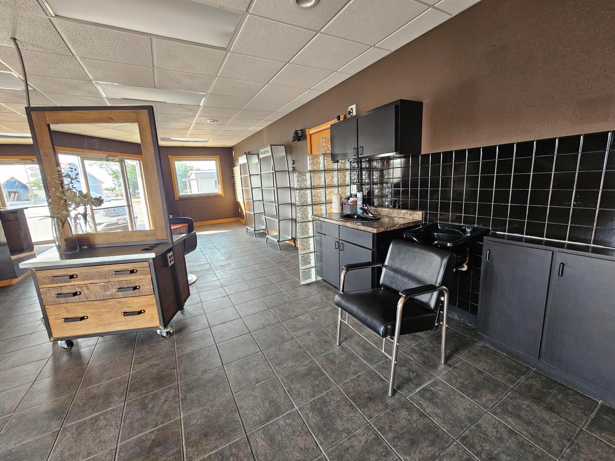 103 Mckinley Avenue W Property Photo 2