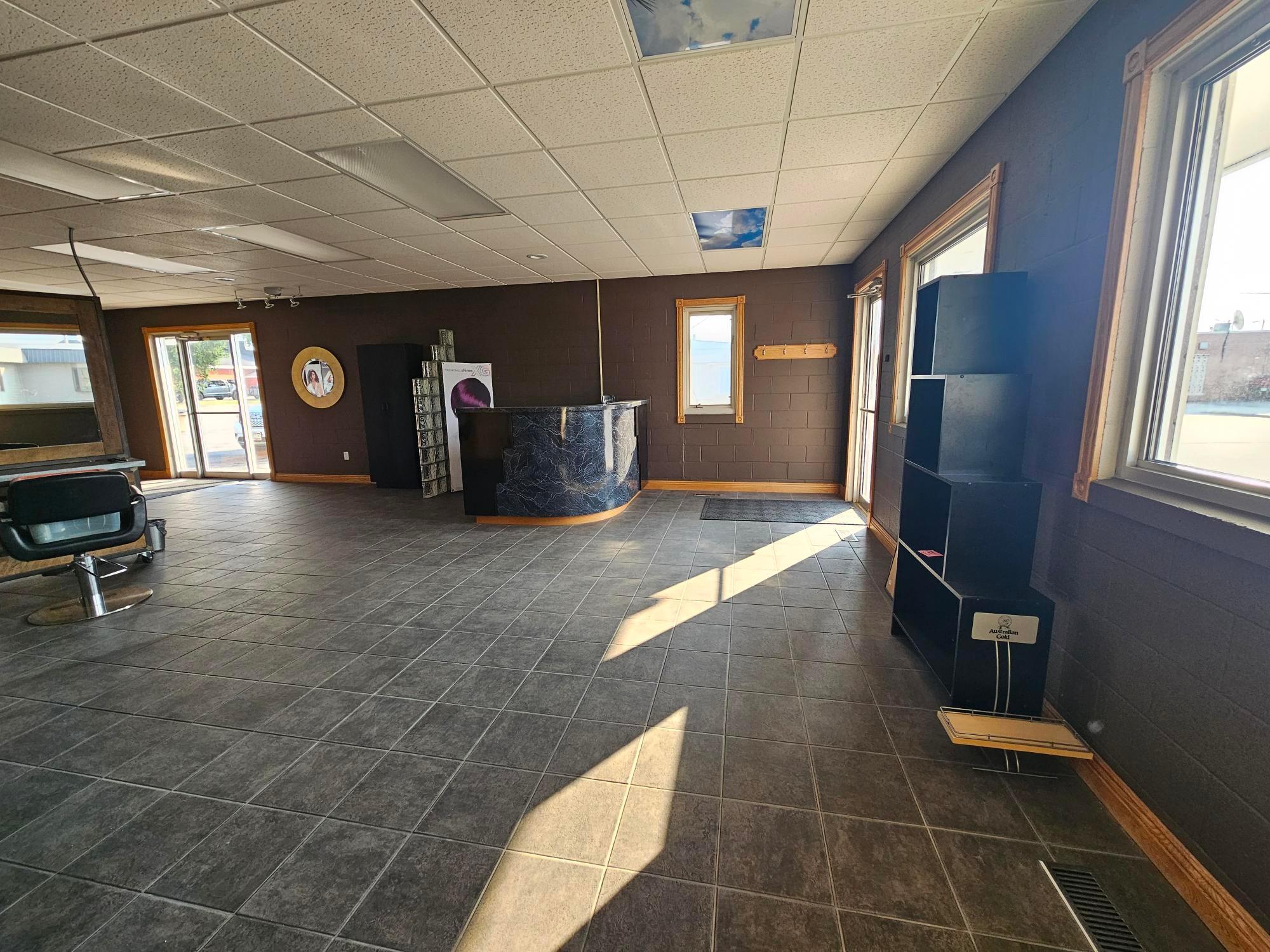 103 Mckinley Avenue W Property Photo 4