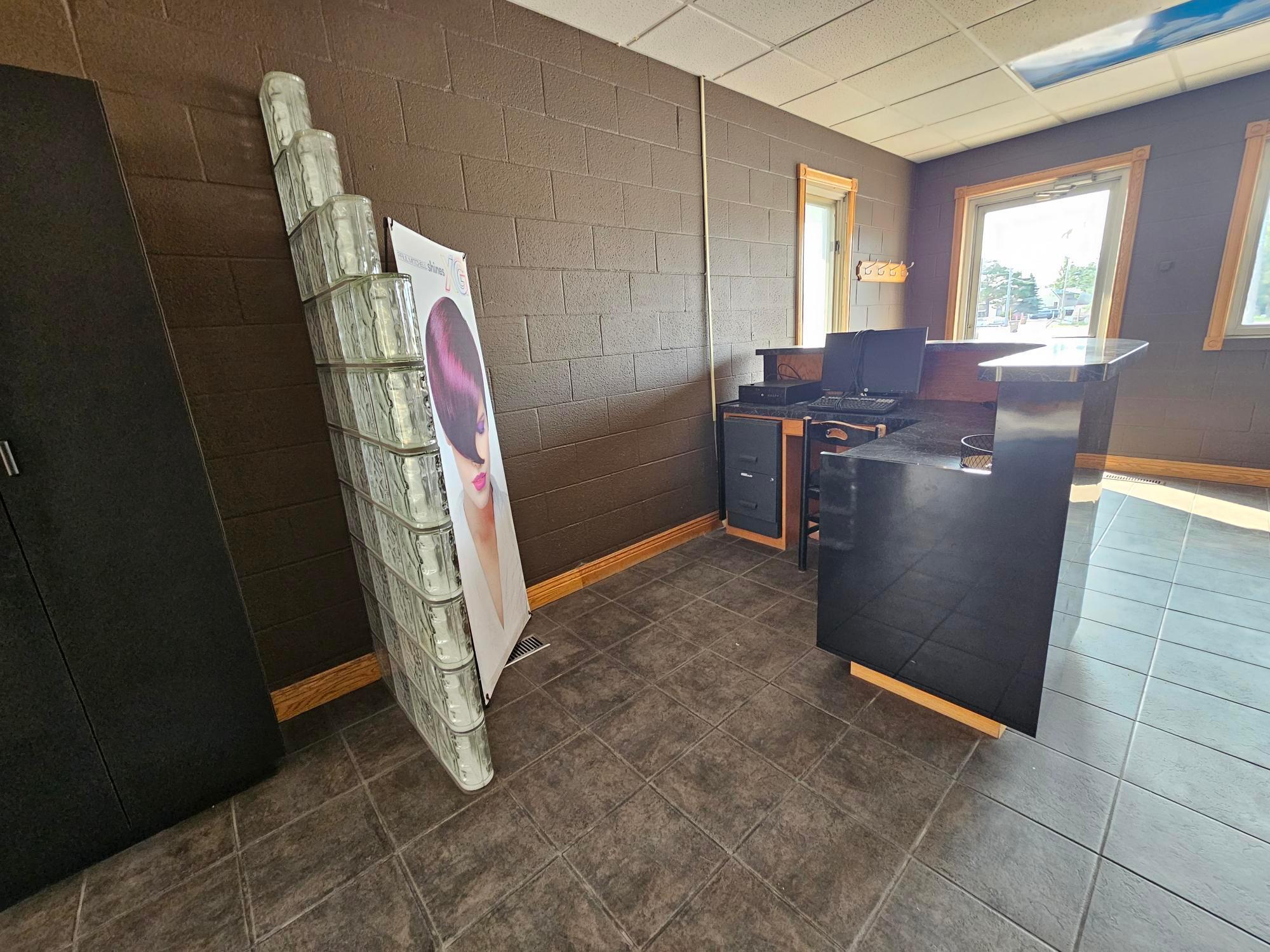 103 Mckinley Avenue W Property Photo 6