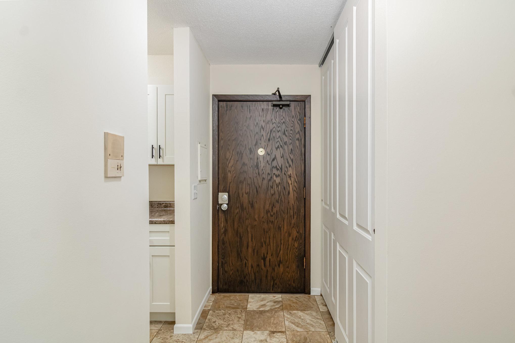 2616 Harriet Avenue 303 Property Photo 10