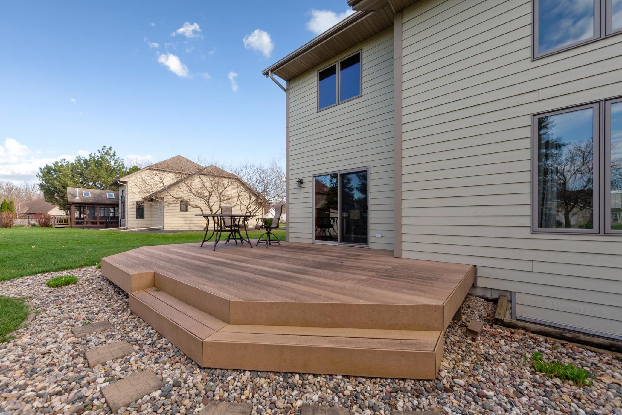 1526 Castle Drive Property Photo 6