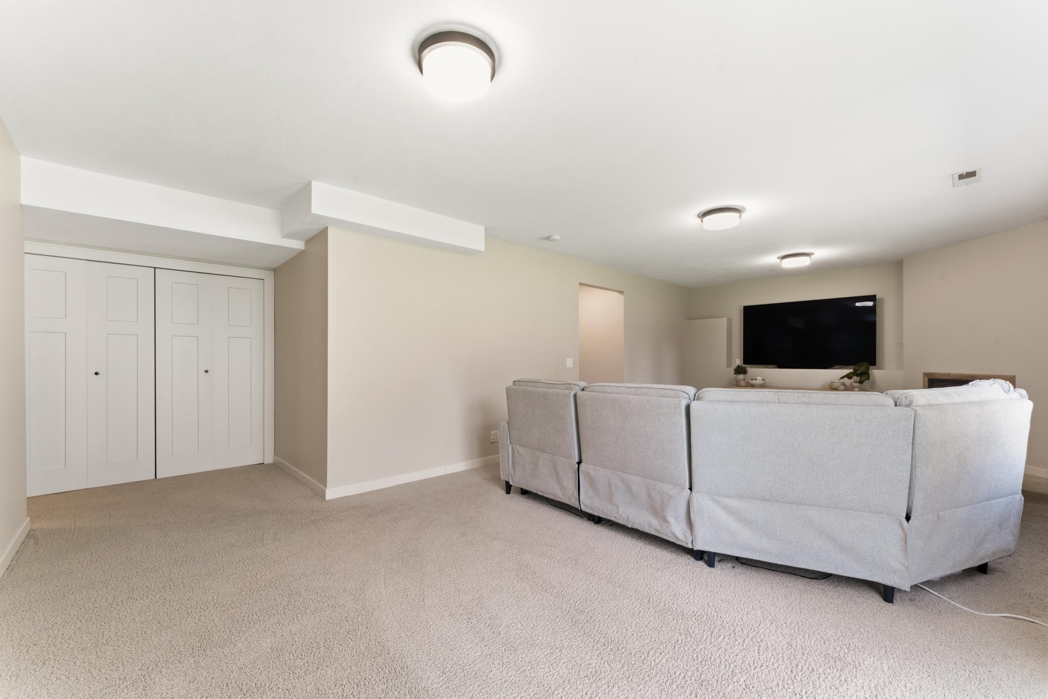 719 Eastridge Drive Property Photo 35